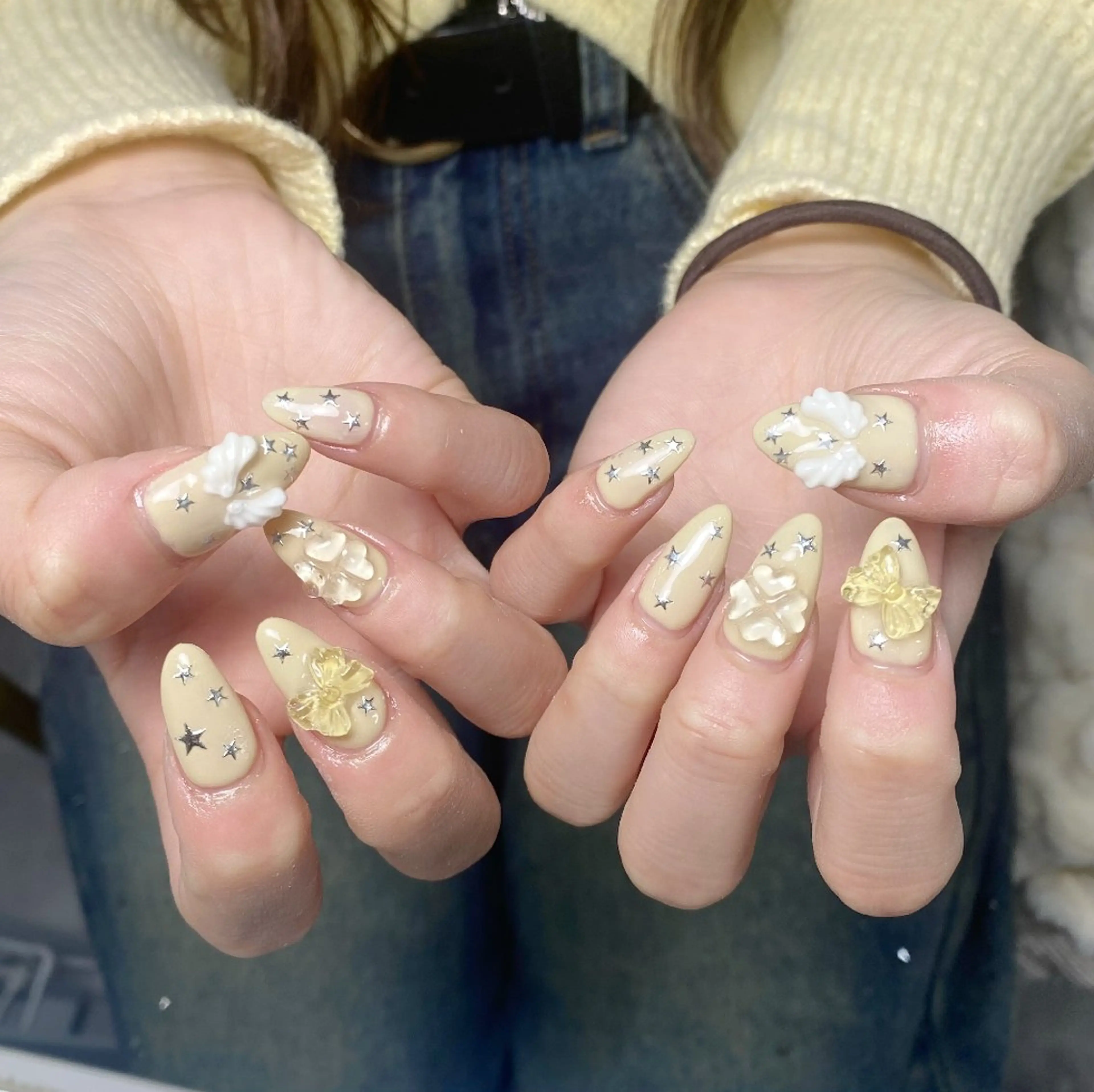 ネイル チークネイル フレンチネイル ジェルネイル ガーリー キラキラネイル ハンドネイル UM Nail Salonのネイルデザイン