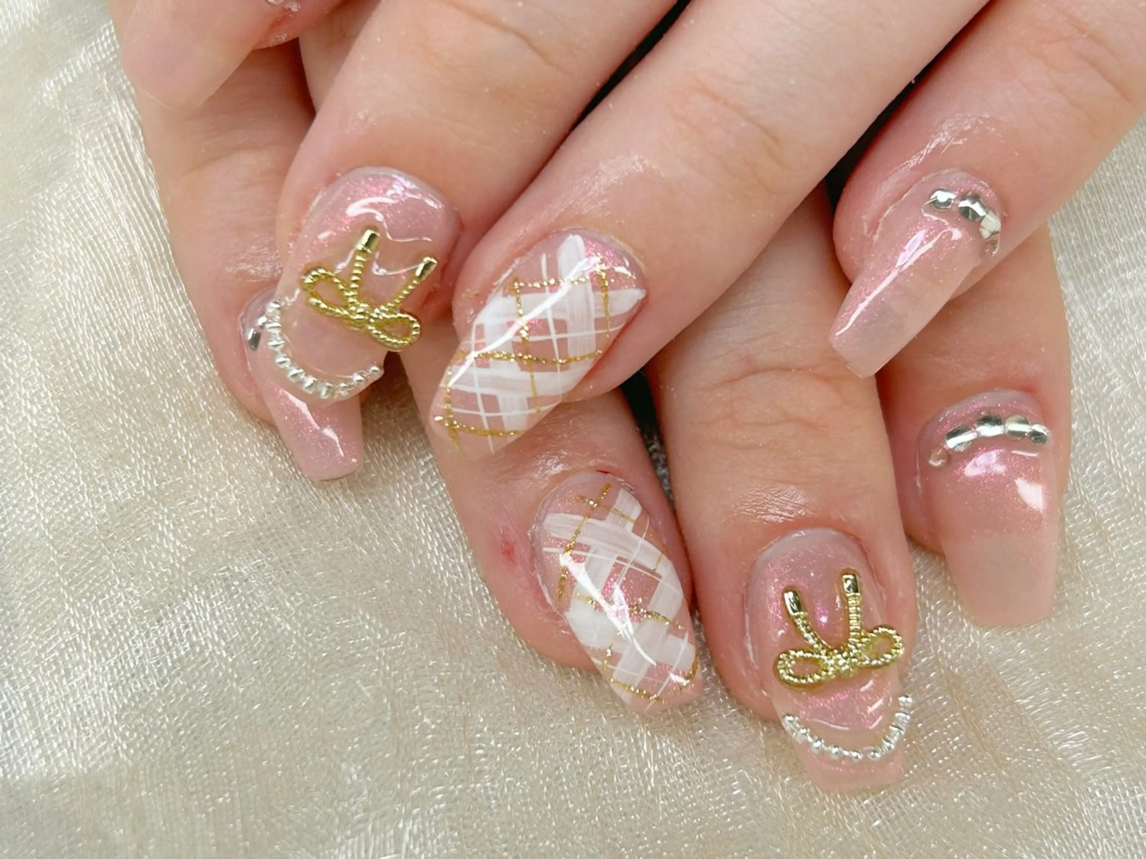 ネイル 成人式 長さ出し フットネイル マグネットネイル 持ち込み ハンドネイル Lino Nailのネイルデザイン