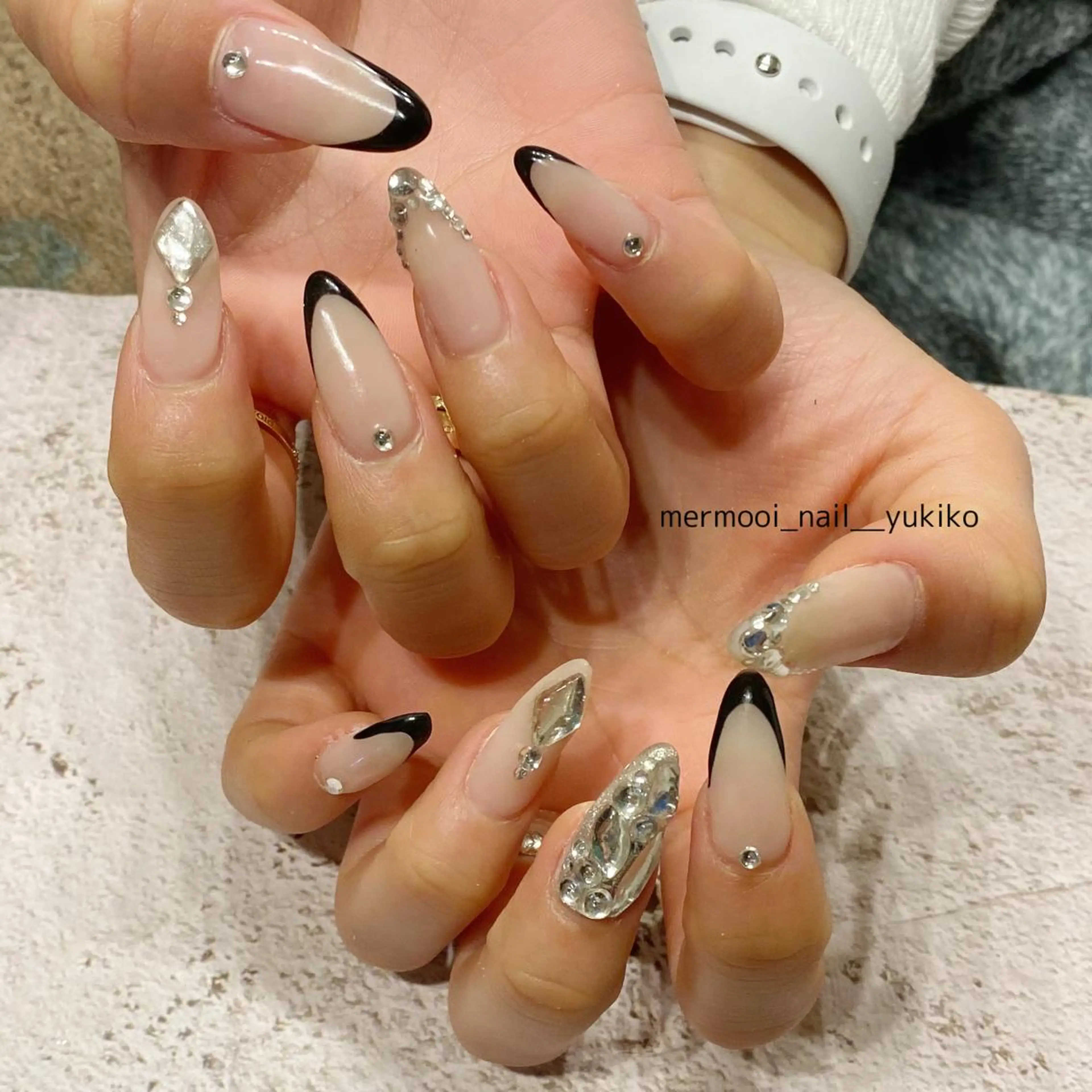 ネイル フレンチネイル 韓国ネイル ストーンネイル ワンホンネイル ハンドネイル mermooi所属・melumooi nailのネイルデザイン