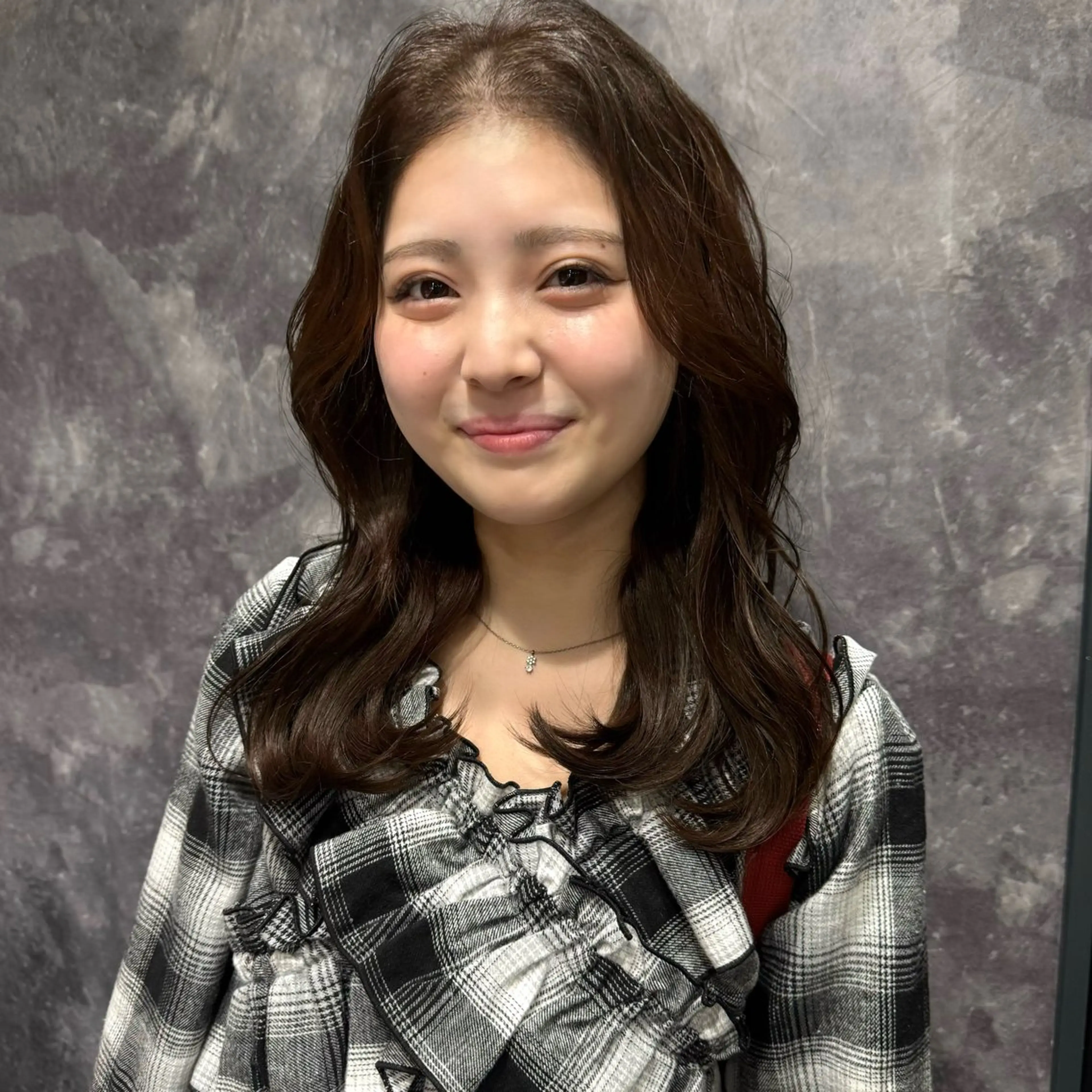 ミディアム カラー shiho .のヘアスタイル