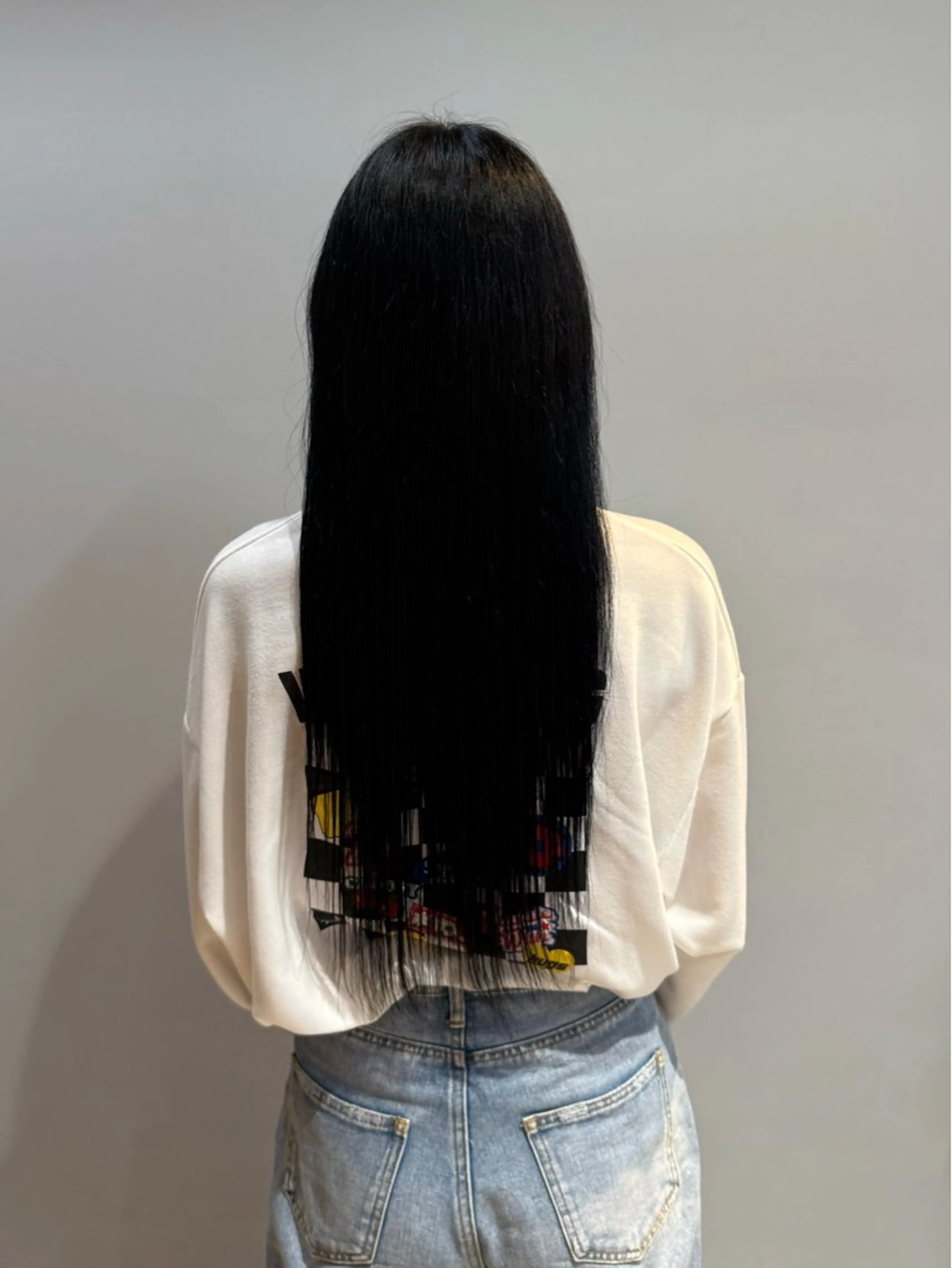 ロング カラー 黒髪 ブルーカラー ブルーブラック 高石 乃愛のヘアスタイル