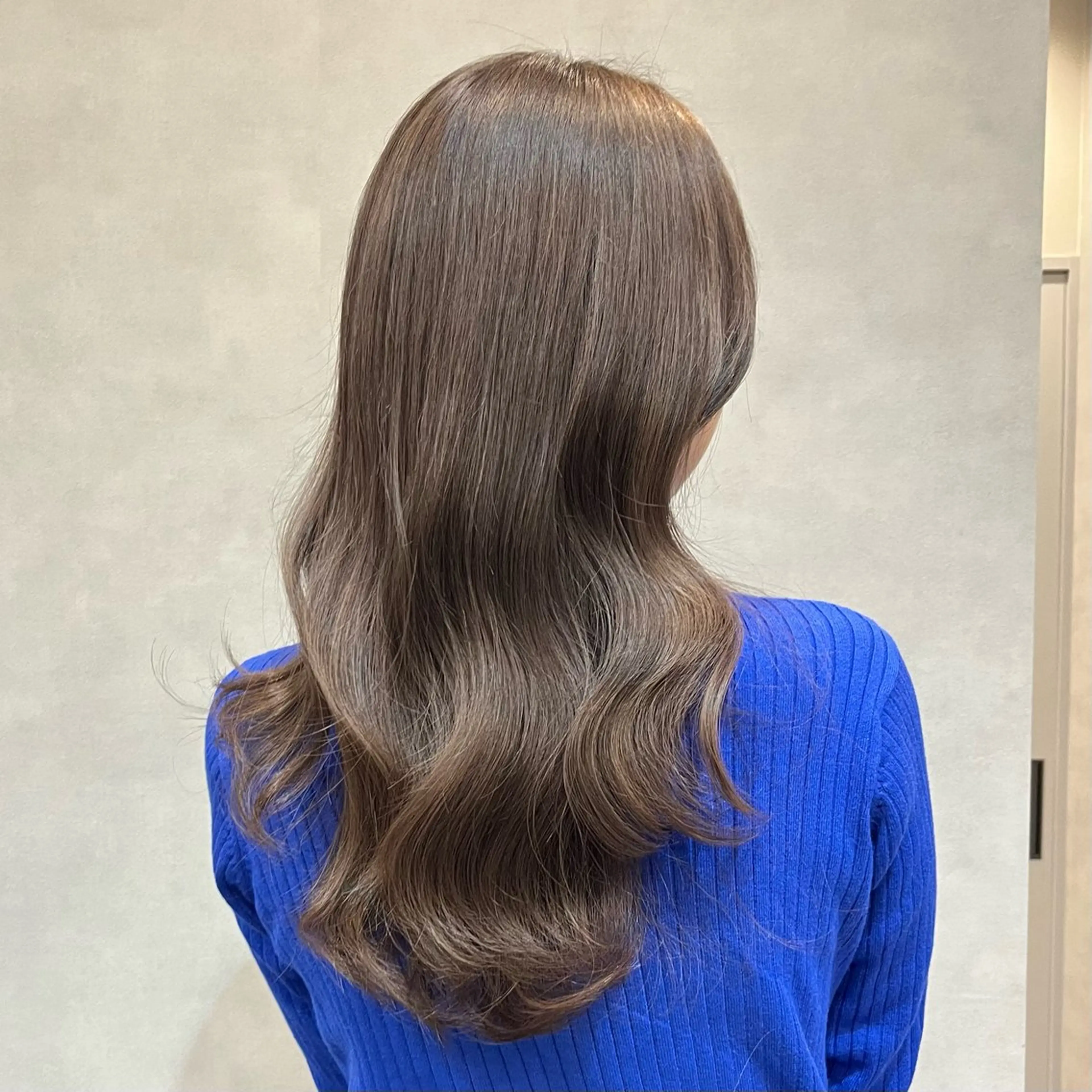 ロング カット ヘアカラー トリートメント 心美/ブリーチなし 透明感カラーのヘアスタイル