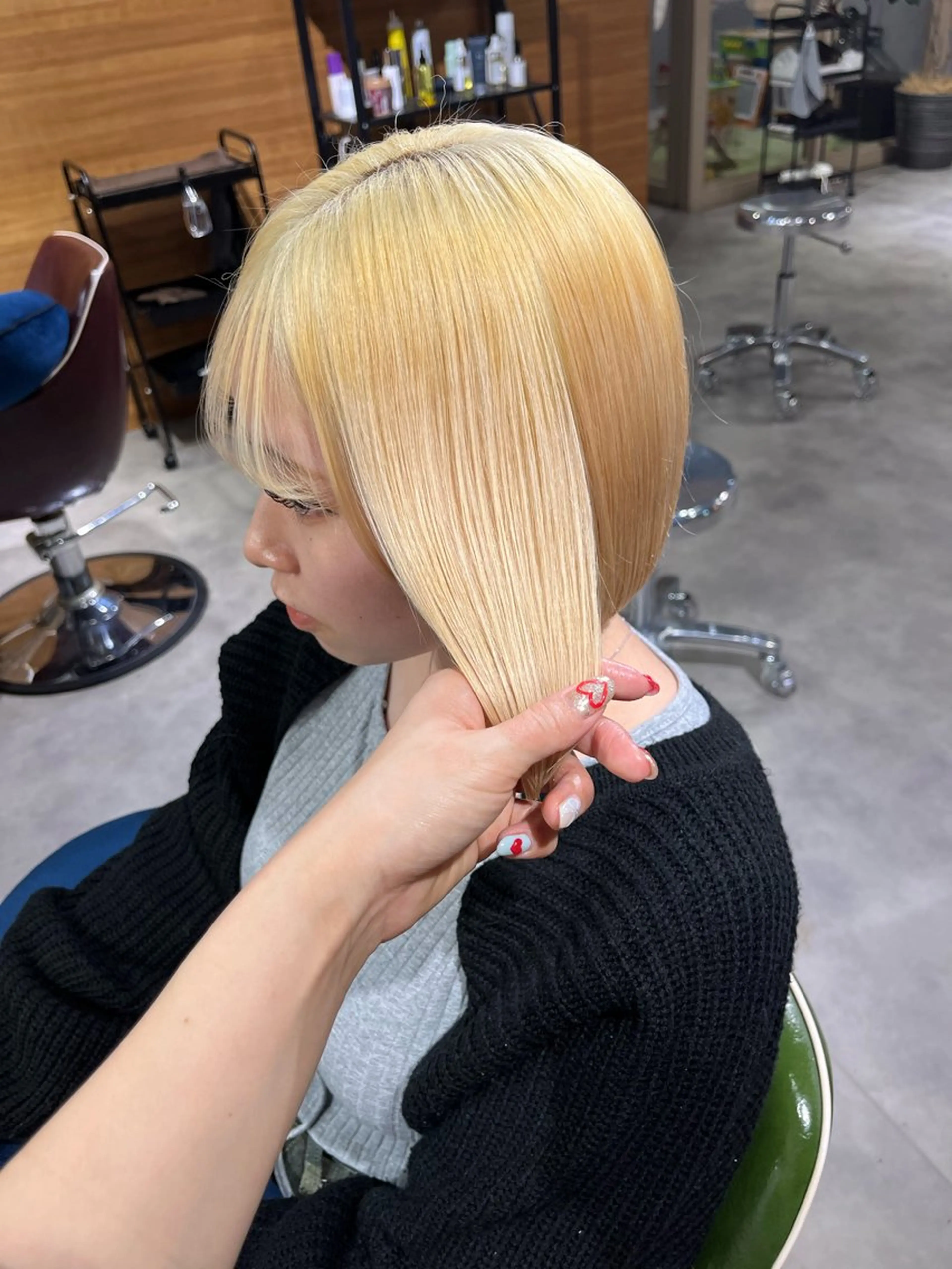 ショート カラー ヘアカラー 透明感ハイトーン🦄 キラ🌈のヘアスタイル