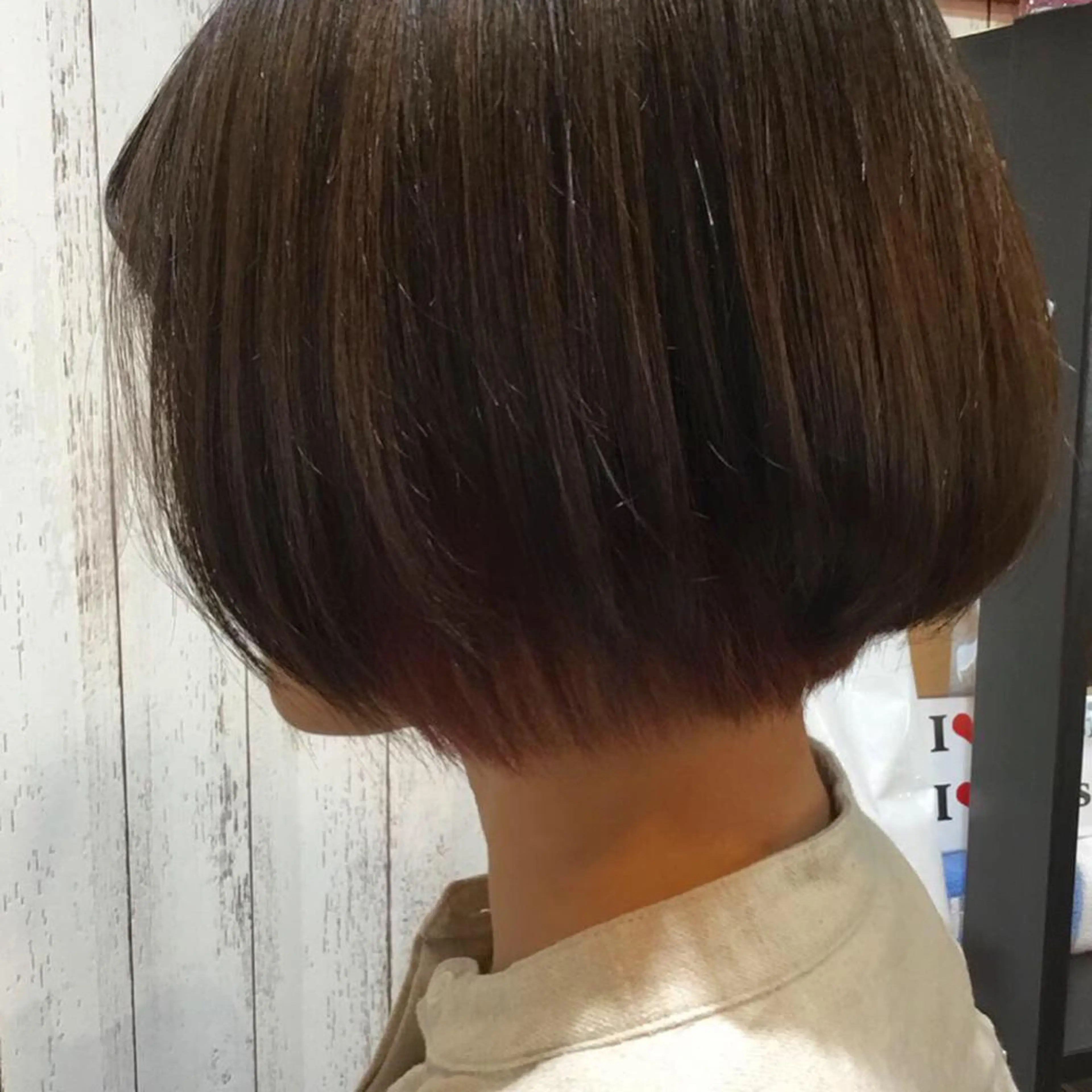 ショート カラー embrace エンブレイスのヘアスタイル