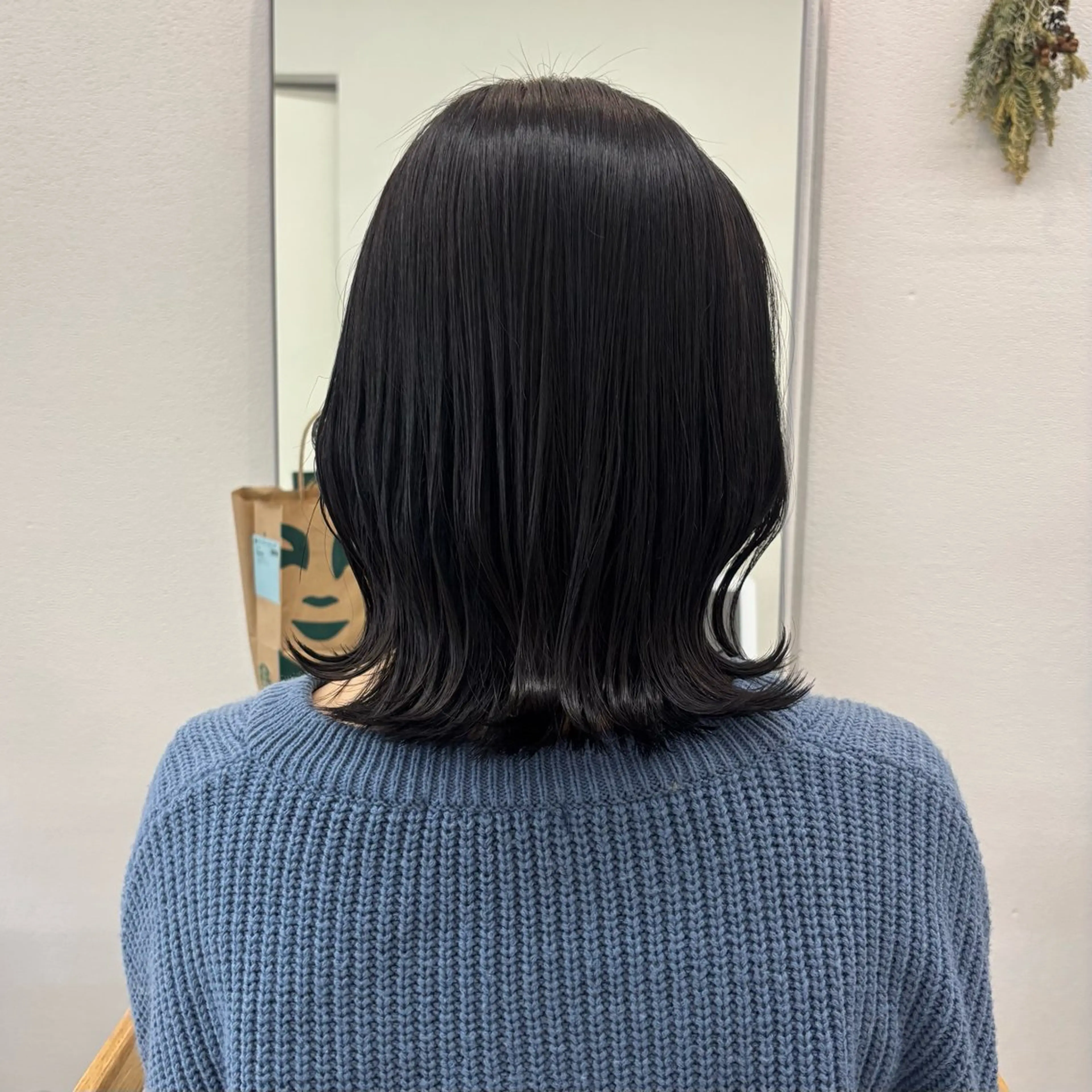 カラー Asumi/丸の内 /ブリーチ/花屋併設のヘアスタイル