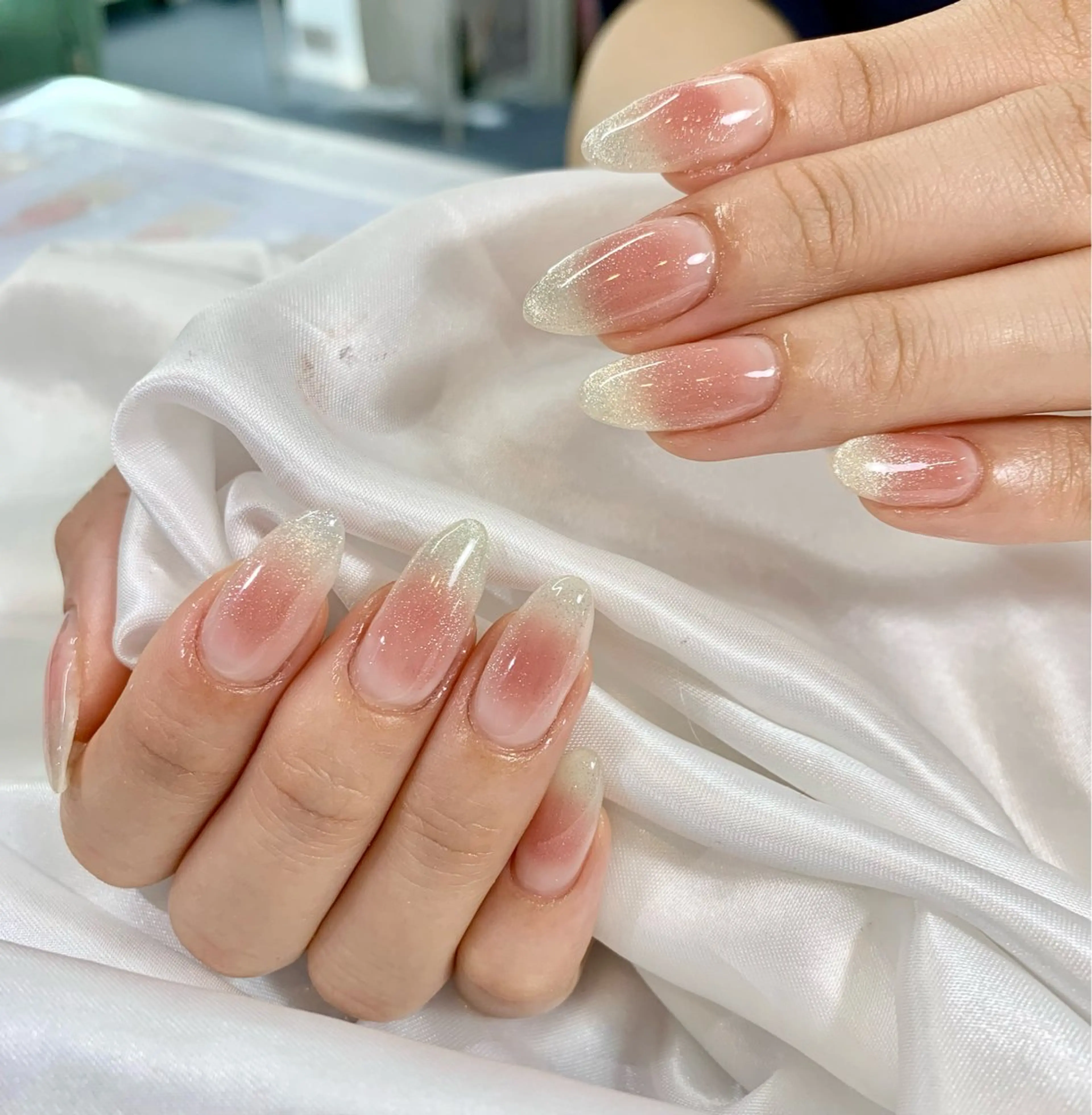 チークネイル(ベース色付き💅)の写真