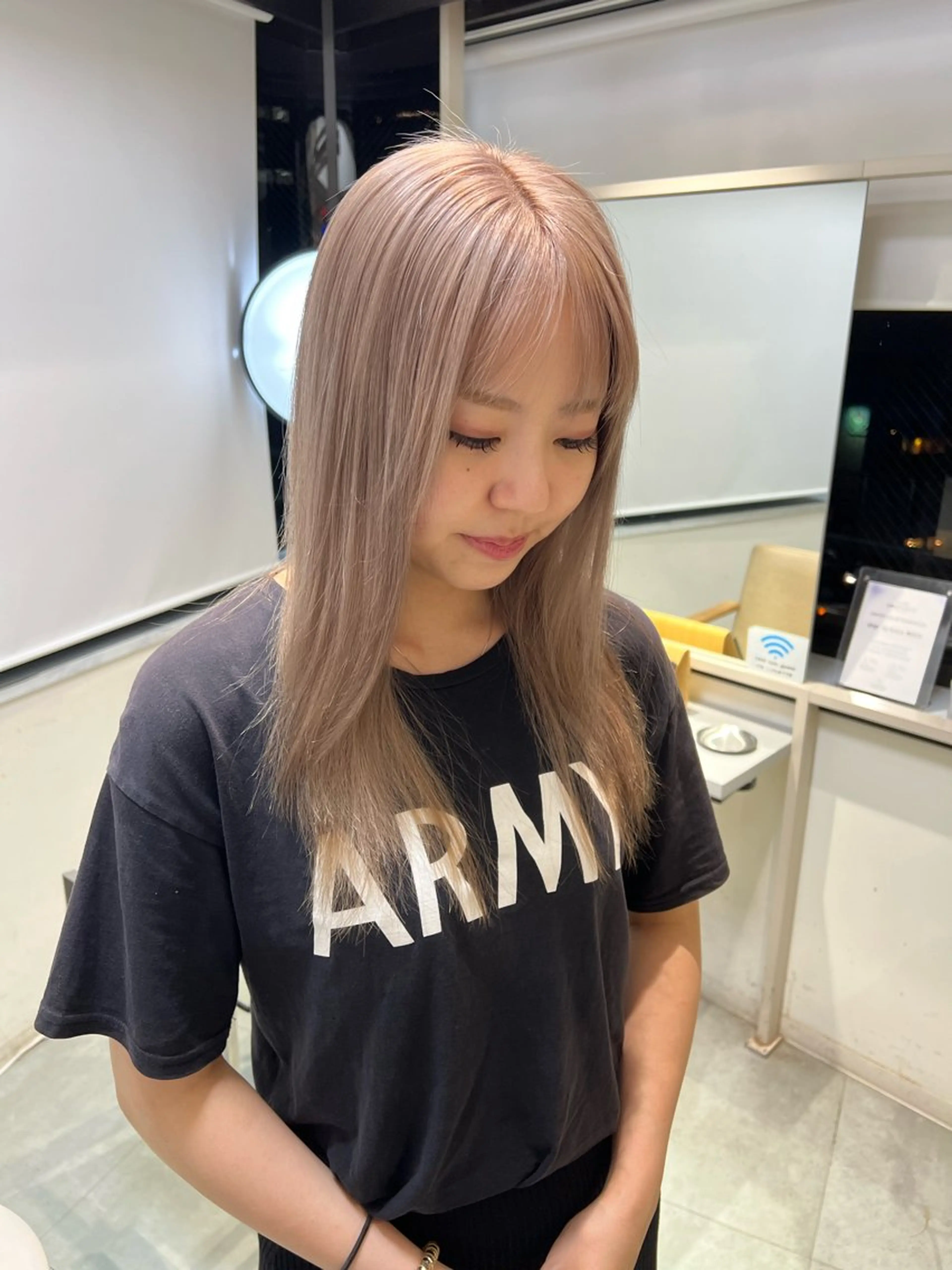 カラー ハイトーンカラー ayaka🫧 梅田ダブルカラーのヘアスタイル