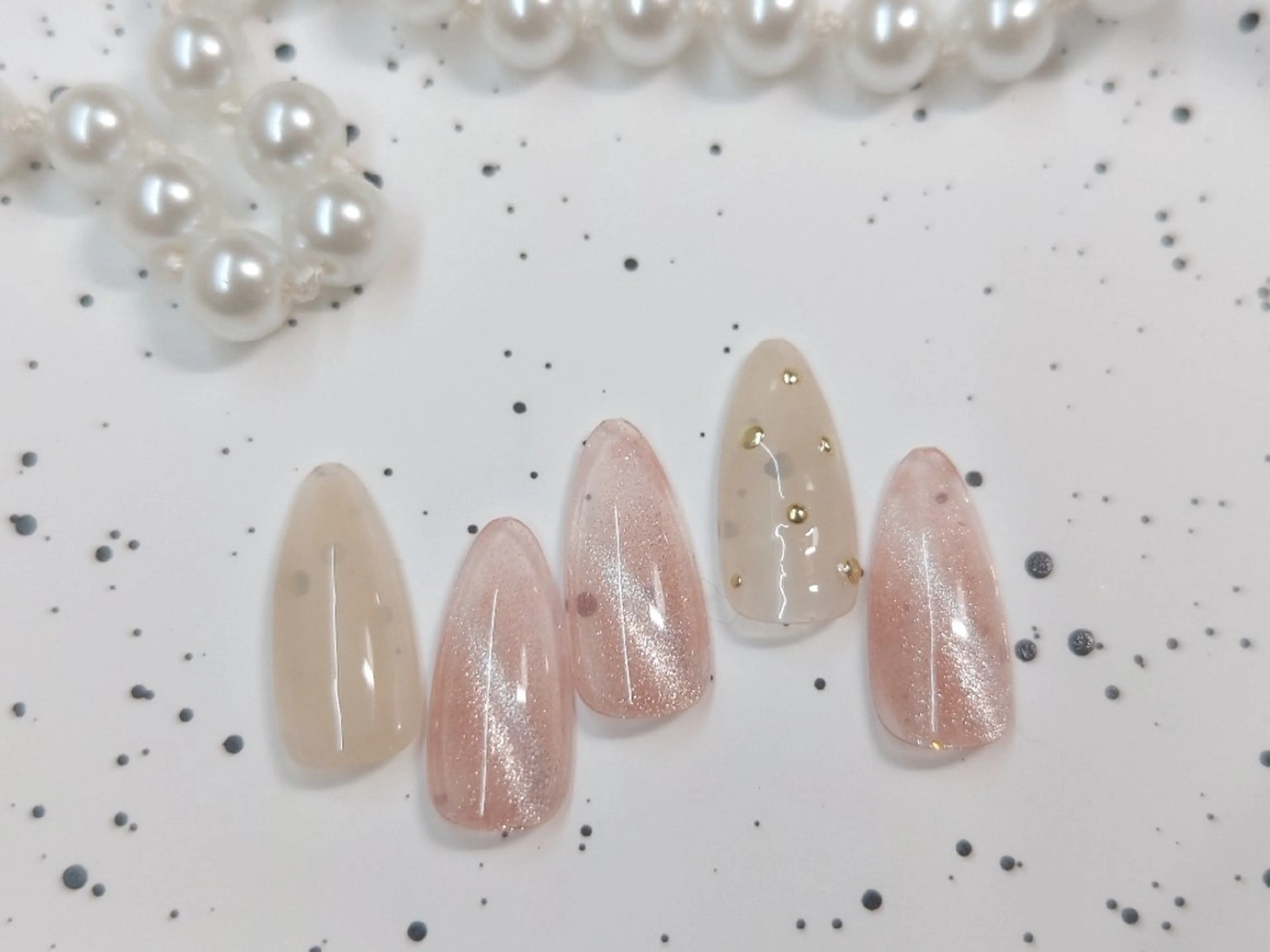 ネイル マグネットネイル ハンドネイル Nailsalon Graciasのネイルデザイン