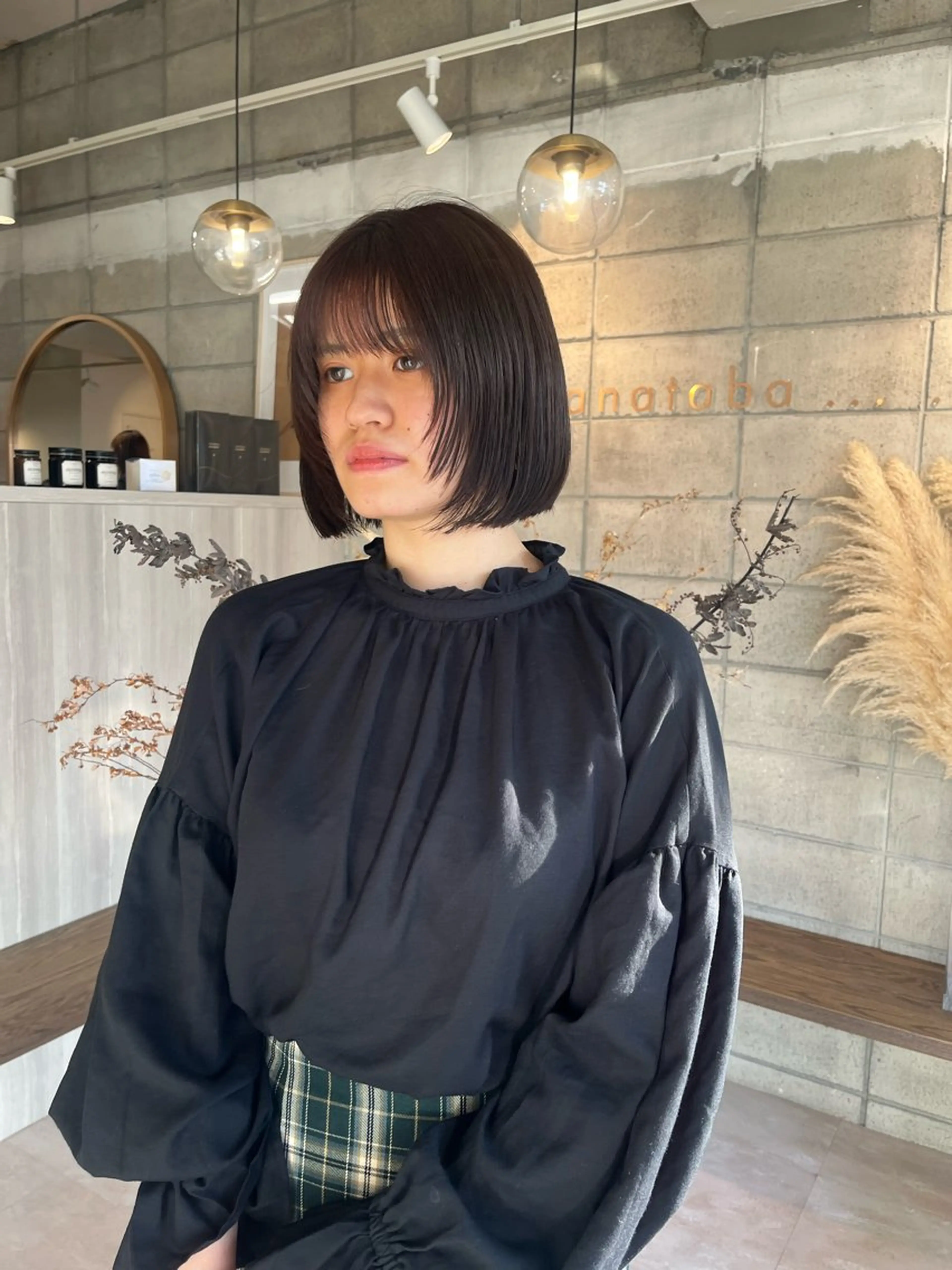 ショート カラー ブラウンカラー ショコラブラウン 透明感カラー ボブ 顔周りカット カット ヘアカラー トリートメント 狩野 くるみのヘアスタイル