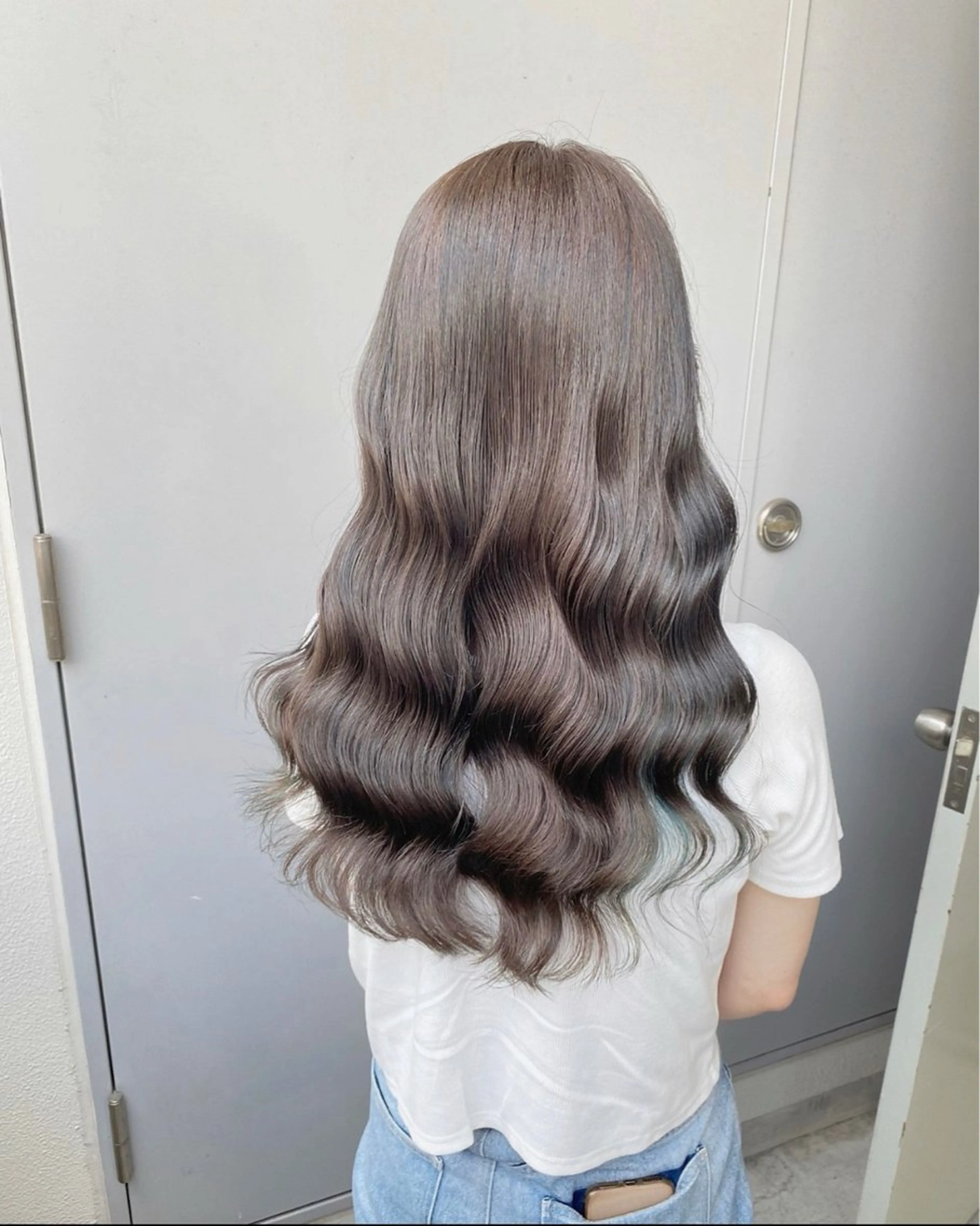 カラー ヘアカラー 透明感ベージュ🤎 ナチュラルレイヤーのヘアスタイル