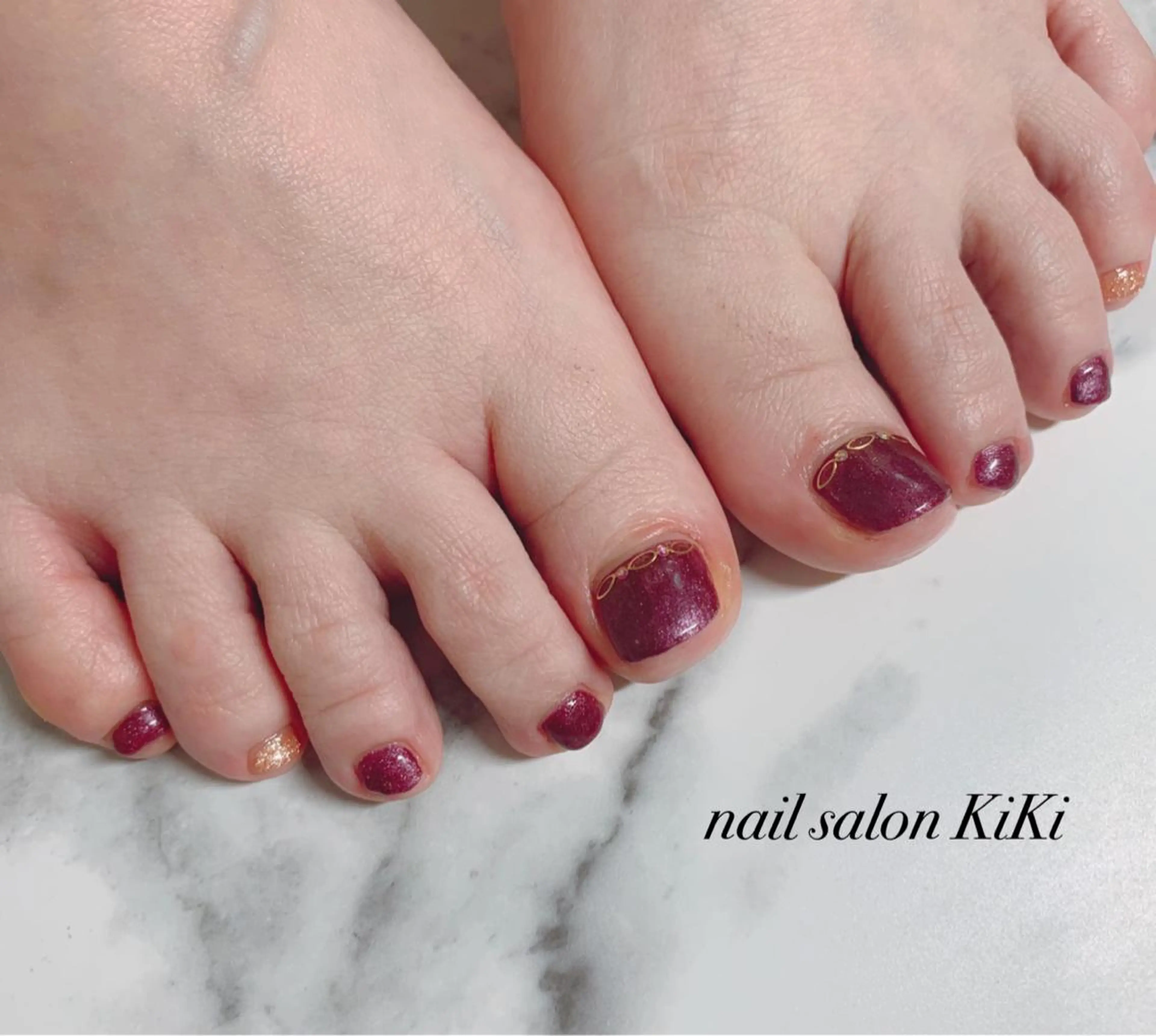 ネイル ラメ(グリッター) 赤色 K. KiKiのネイルデザイン