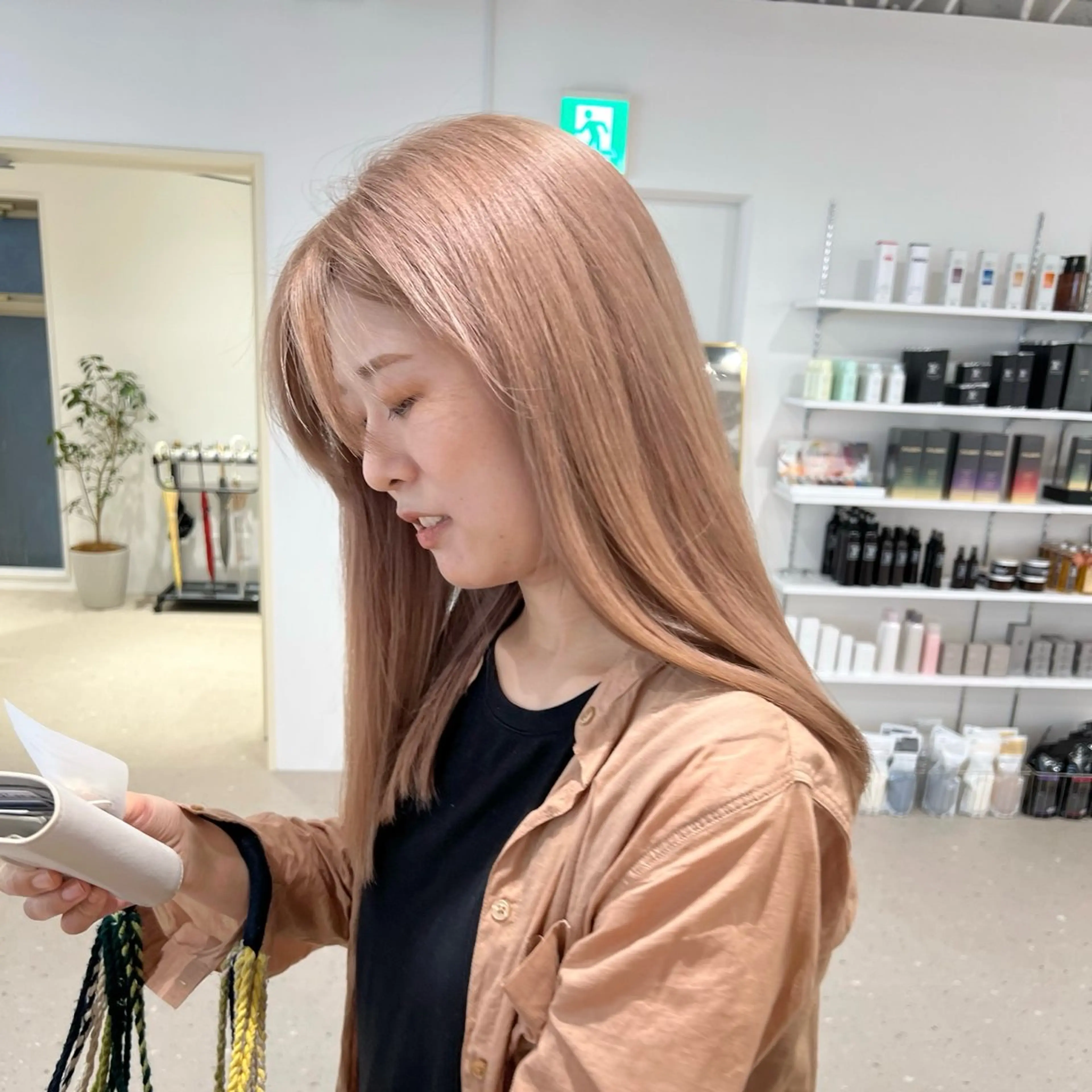 ロング カラー ブリーチ ハイトーンカラー ロング ナチュラルヘア/ 似合わせ/三宅 昌太のヘアスタイル