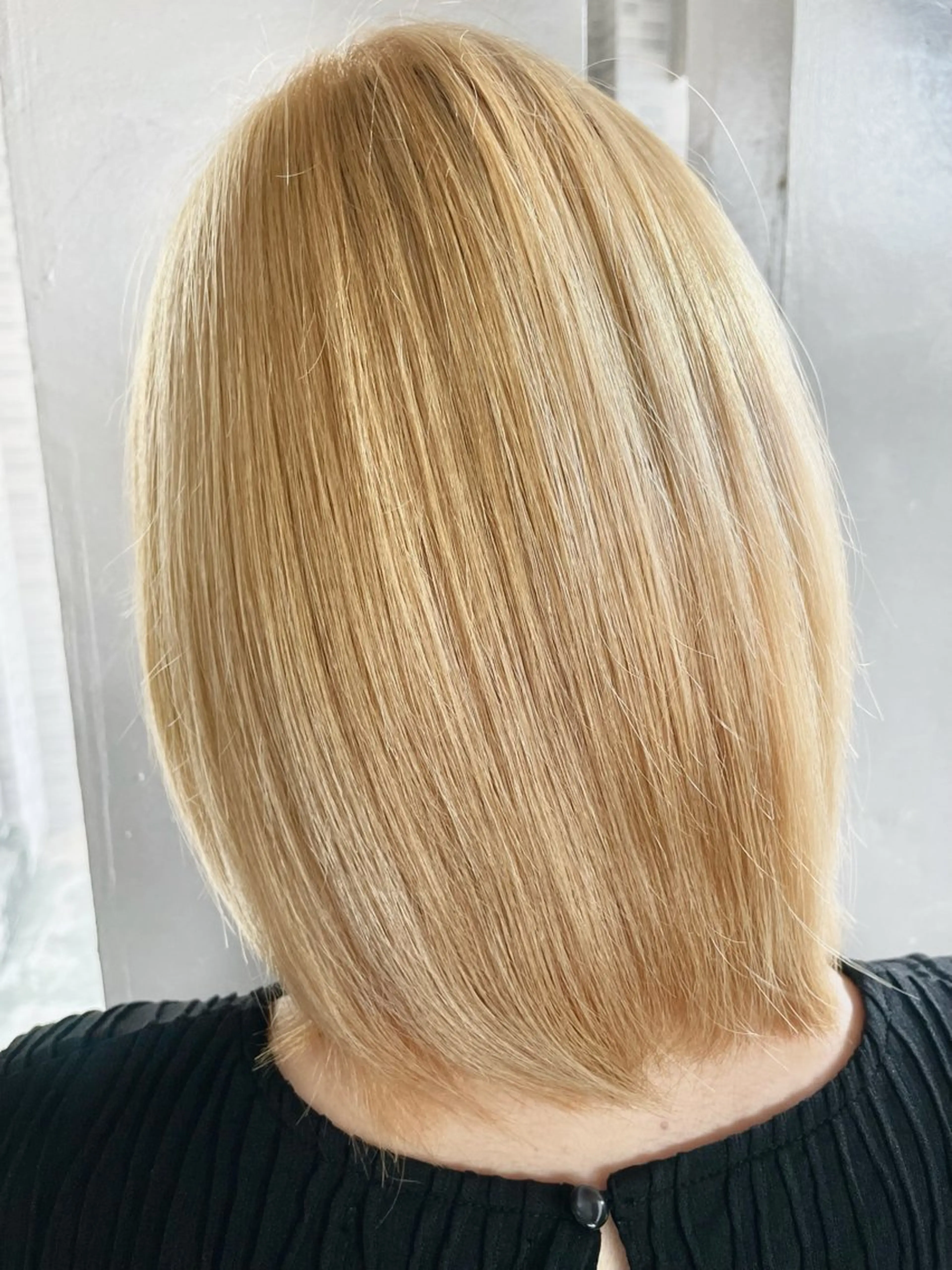 ミディアム カラー パーマ ハイトーンカラー 縮毛矯正 re place リプレイスのヘアスタイル