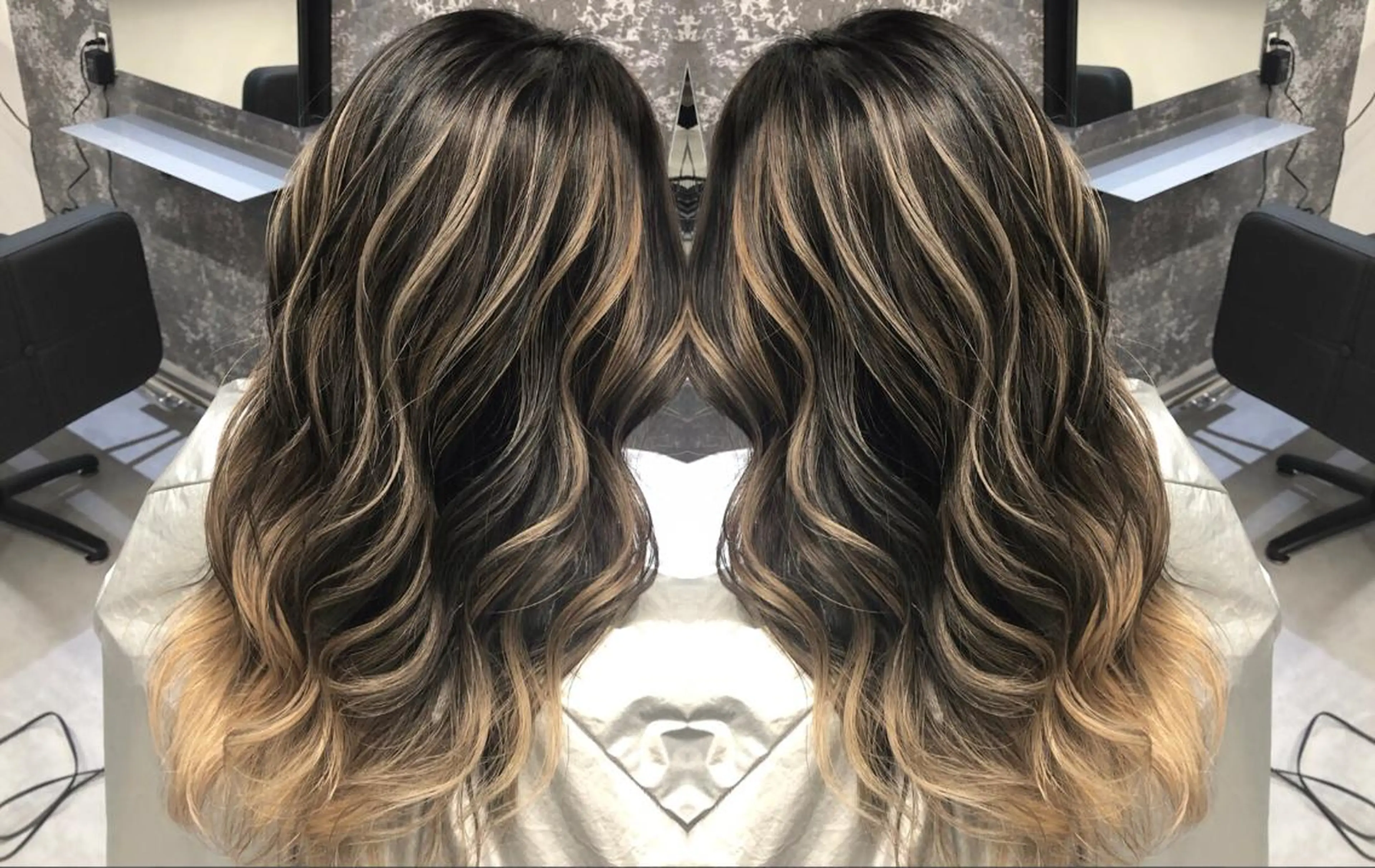 ロング カラー ヘアアレンジ シールエクステ バレイヤージュ デザインカラー ハイライトカラー エクステ アンドウ ユウ/ レイヤーカット/韓国のヘアスタイル