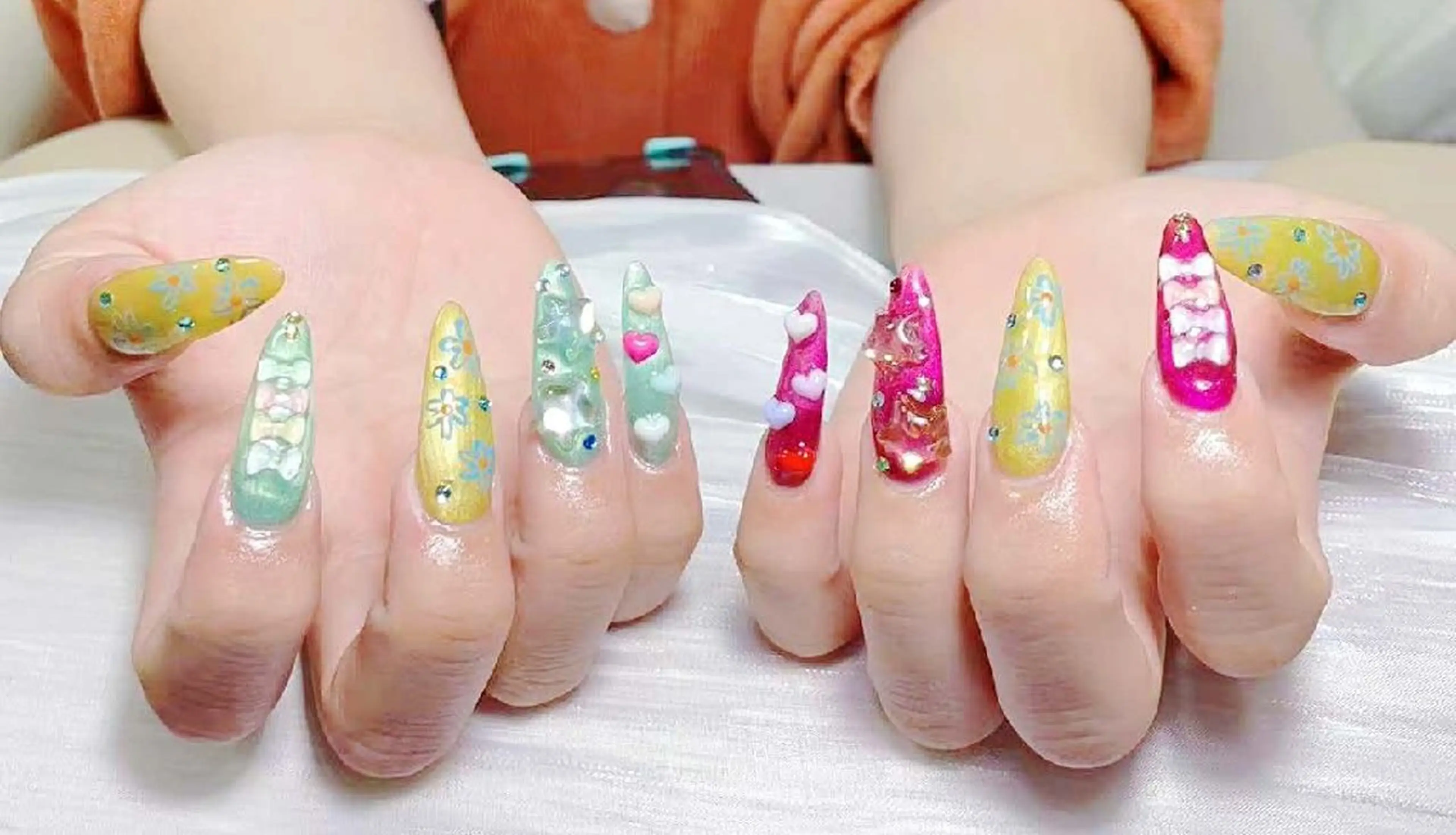 ネイル 小島 阿佑美のネイルデザイン