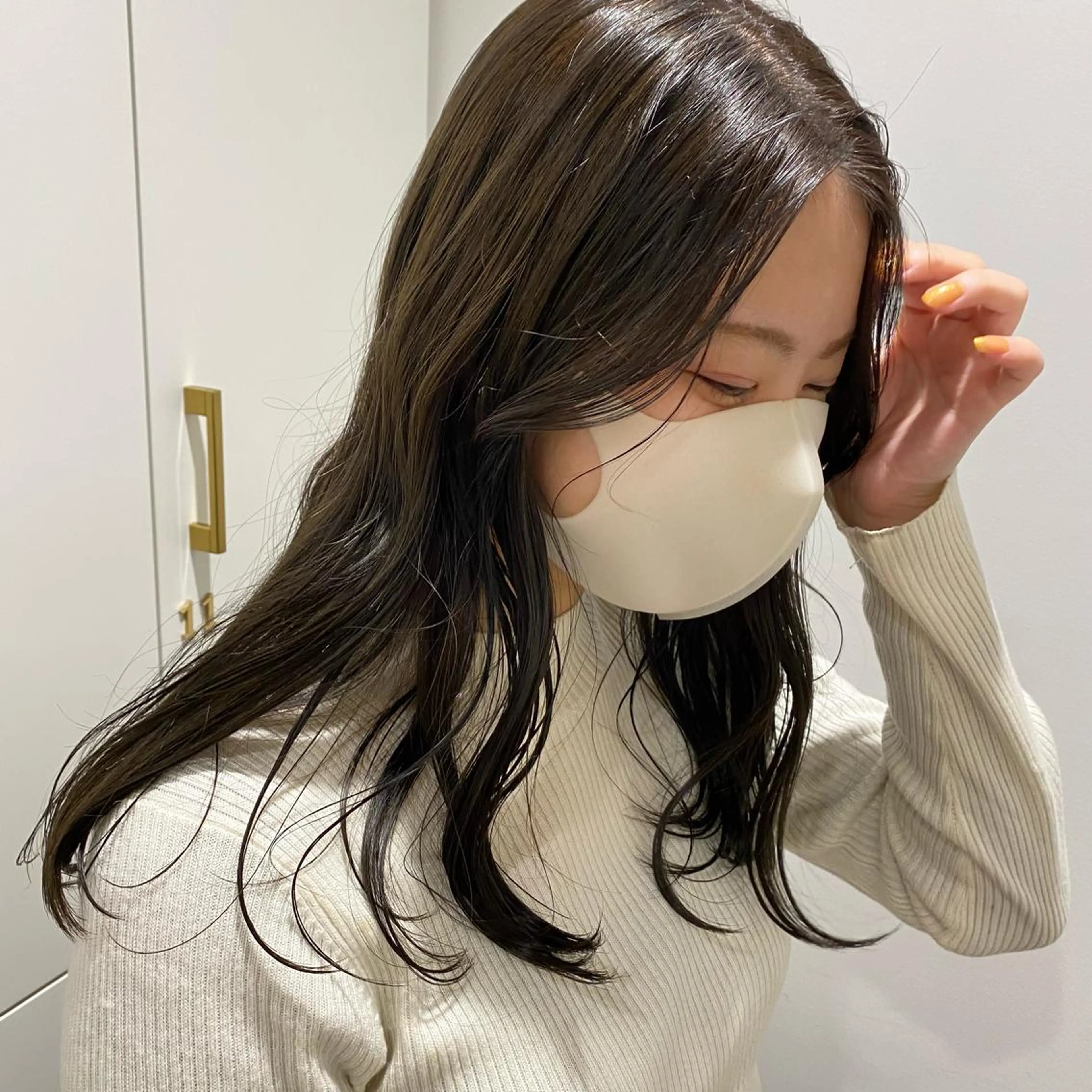 カラー グレージュ 増井 彩乃のヘアスタイル