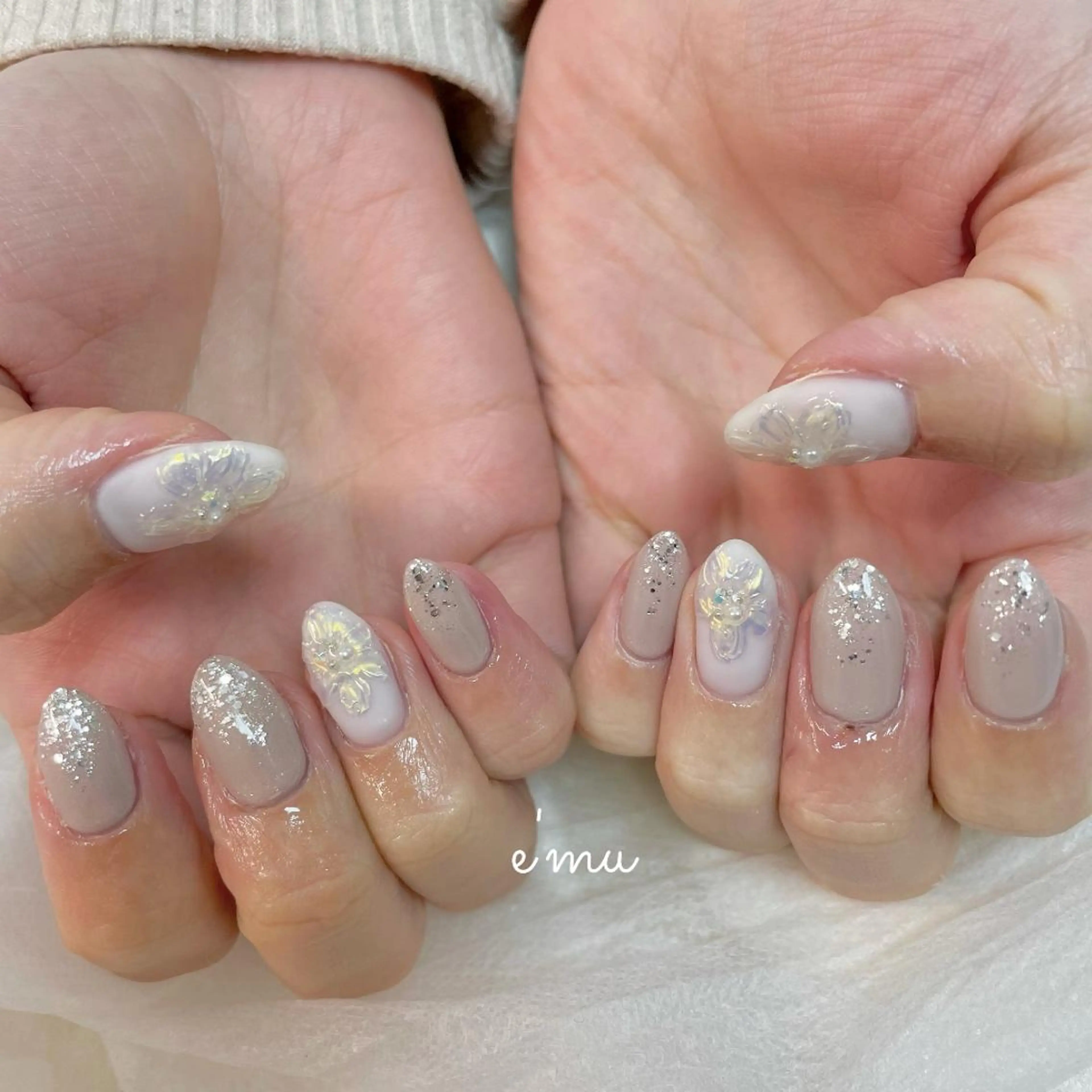 ネイル オーロラネイル フラワーネイル シンプルネイル ハンドネイル nail salon e'mu💐のネイルデザイン