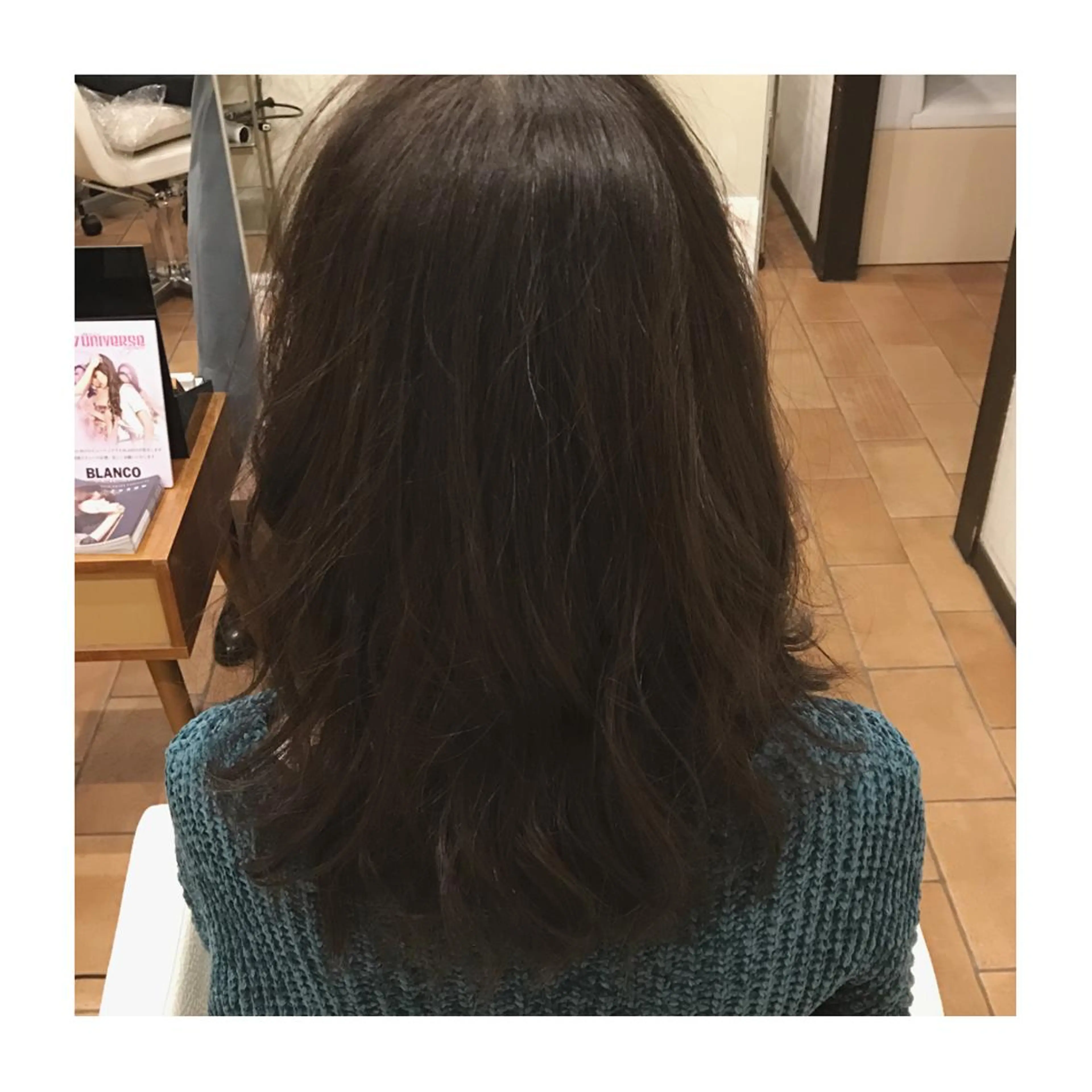 セミロング カラー KAITOH ATSUSHIのヘアスタイル