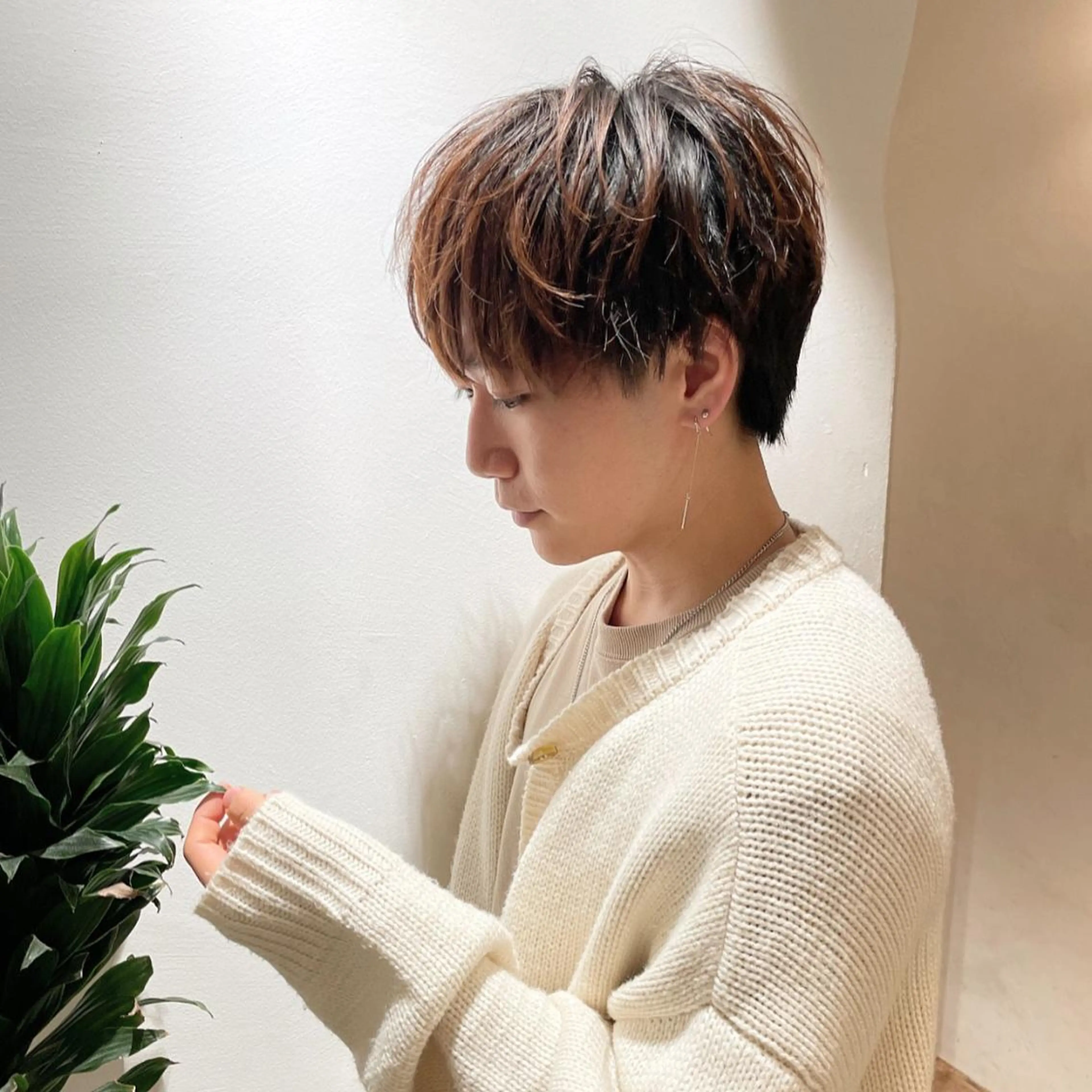 ショート メンズ メンズ韓国風 マッシュ 刈り上げ くびれヘア 韓国風ヘア カット メンズカット✂️ パーマ寺西優真のヘアスタイル
