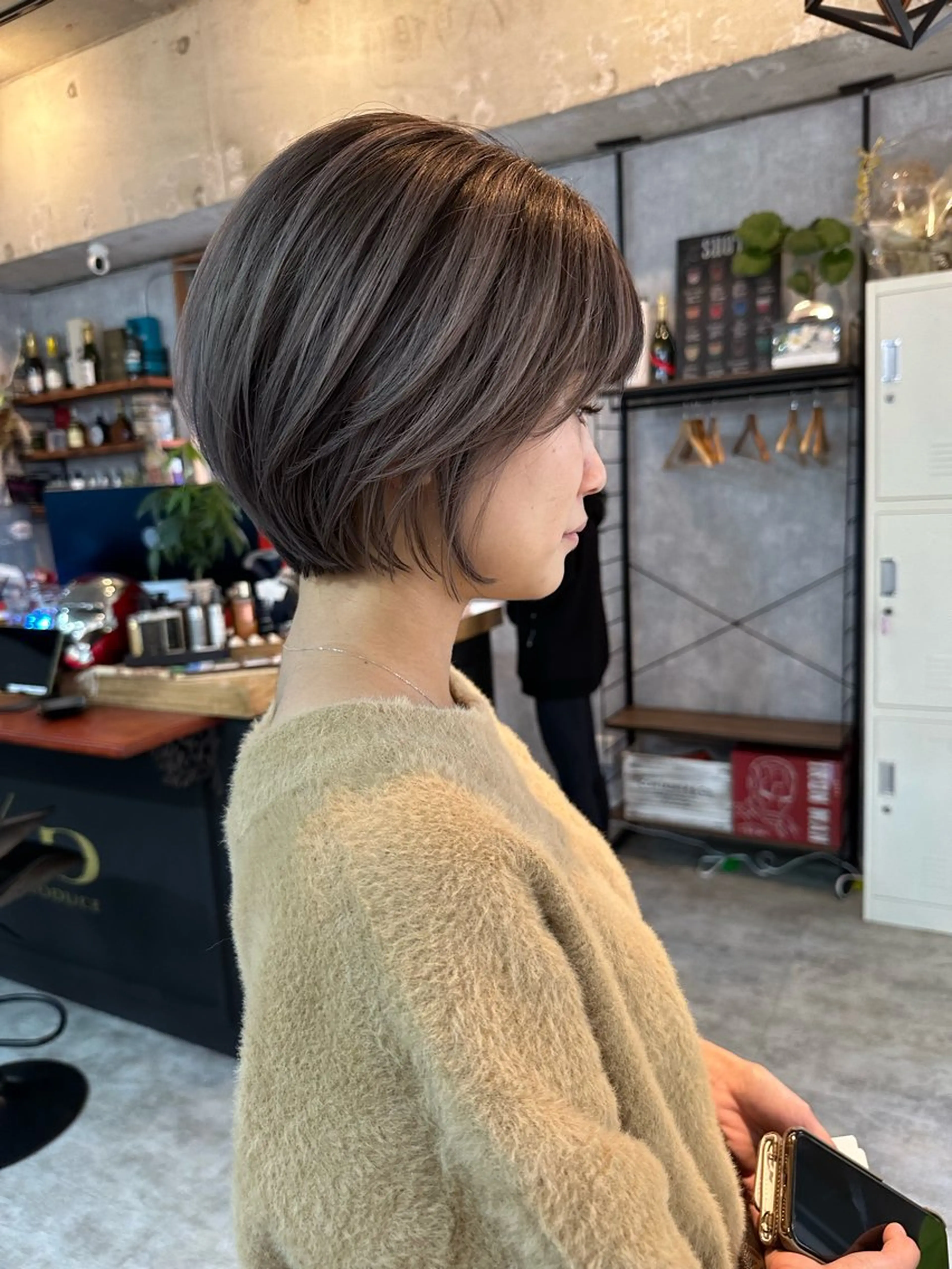 ショート 切りっぱなしボブ ショートボブ ハンサムショート 丸みショート ボブ カット ヘアカラー トリートメント モテ髪/ボブ/ショー ト/アダチフウトのヘアスタイル