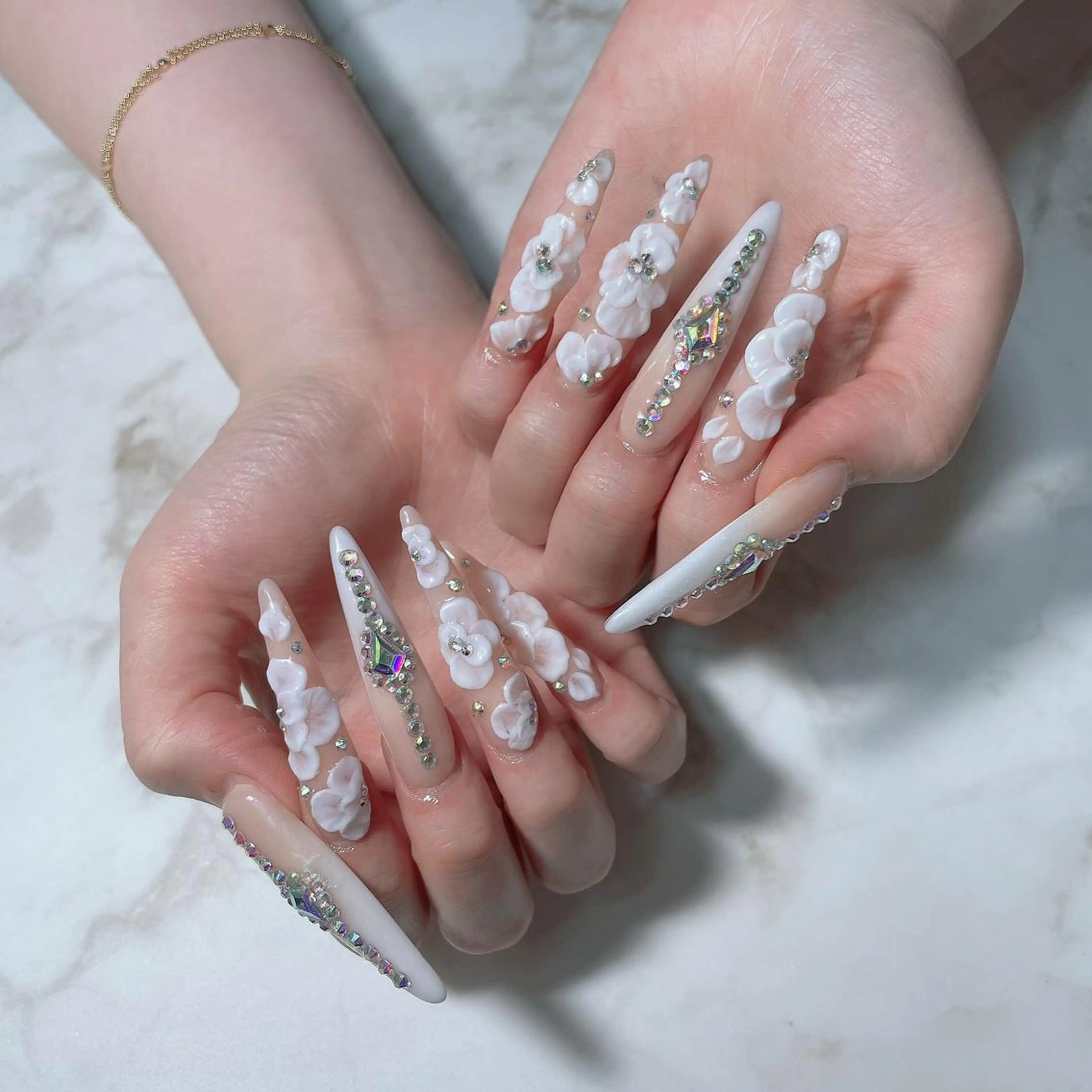 ネイル ロングネイル スカルプネイル ハンドネイル Kayo 💅のネイルデザイン