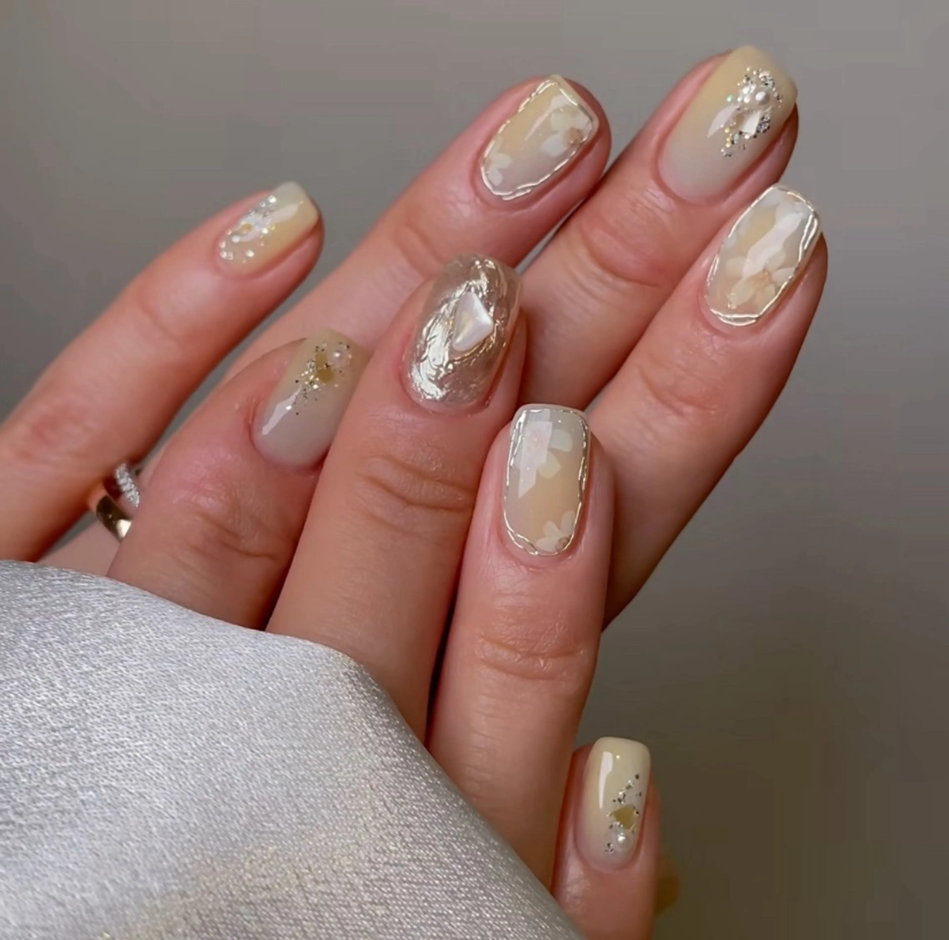 ネイル 韓国ネイル ニュアンスネイル オフィスネイル シンプルネイル 夏ネイル ハンドネイル パンチャパンチャ ネイルサロンのネイルデザイン