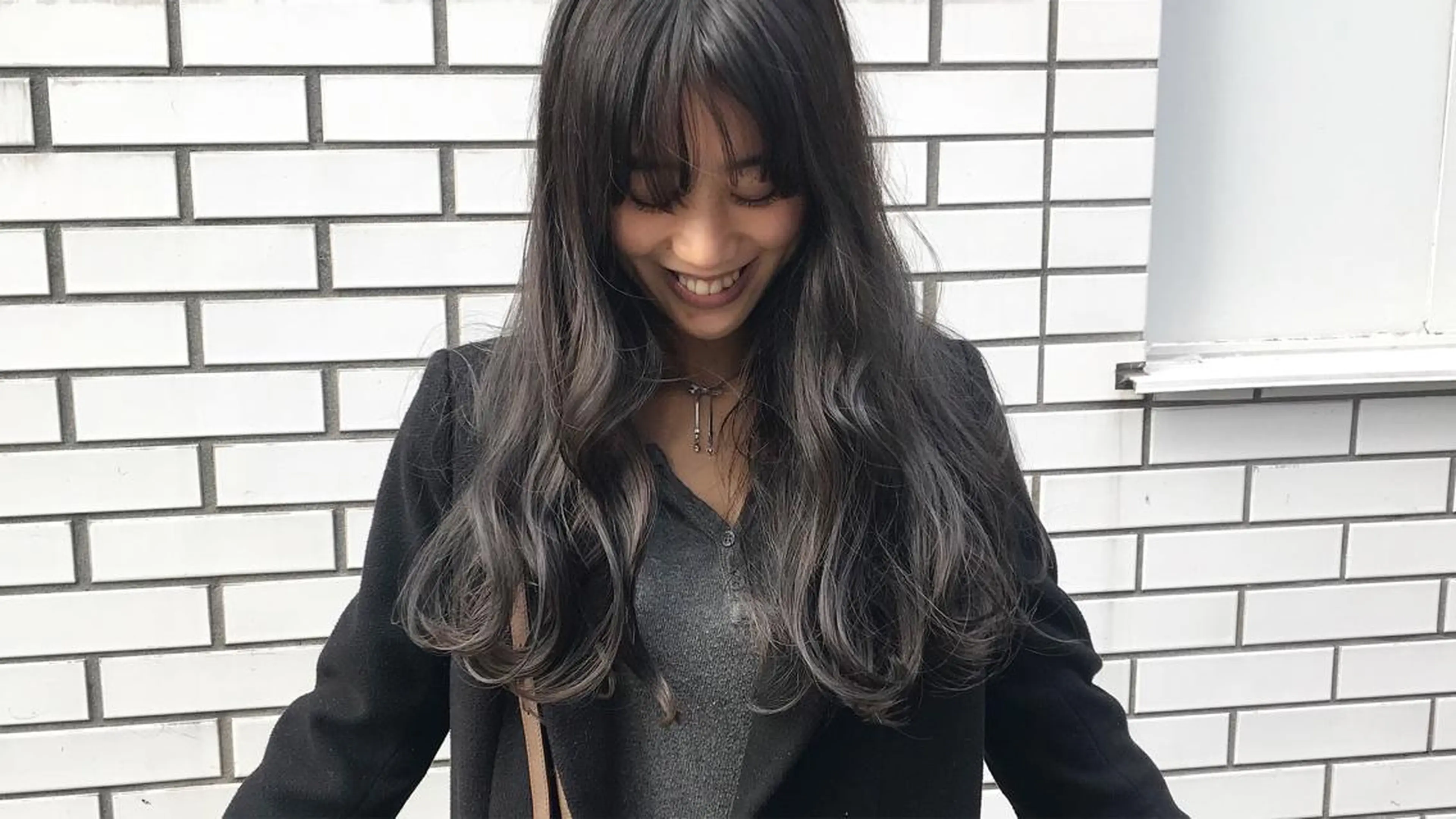 セミロング カラー パーマ ブリーチ グレージュ 当日予約🆗✂︎ ウエモト　タクのヘアスタイル