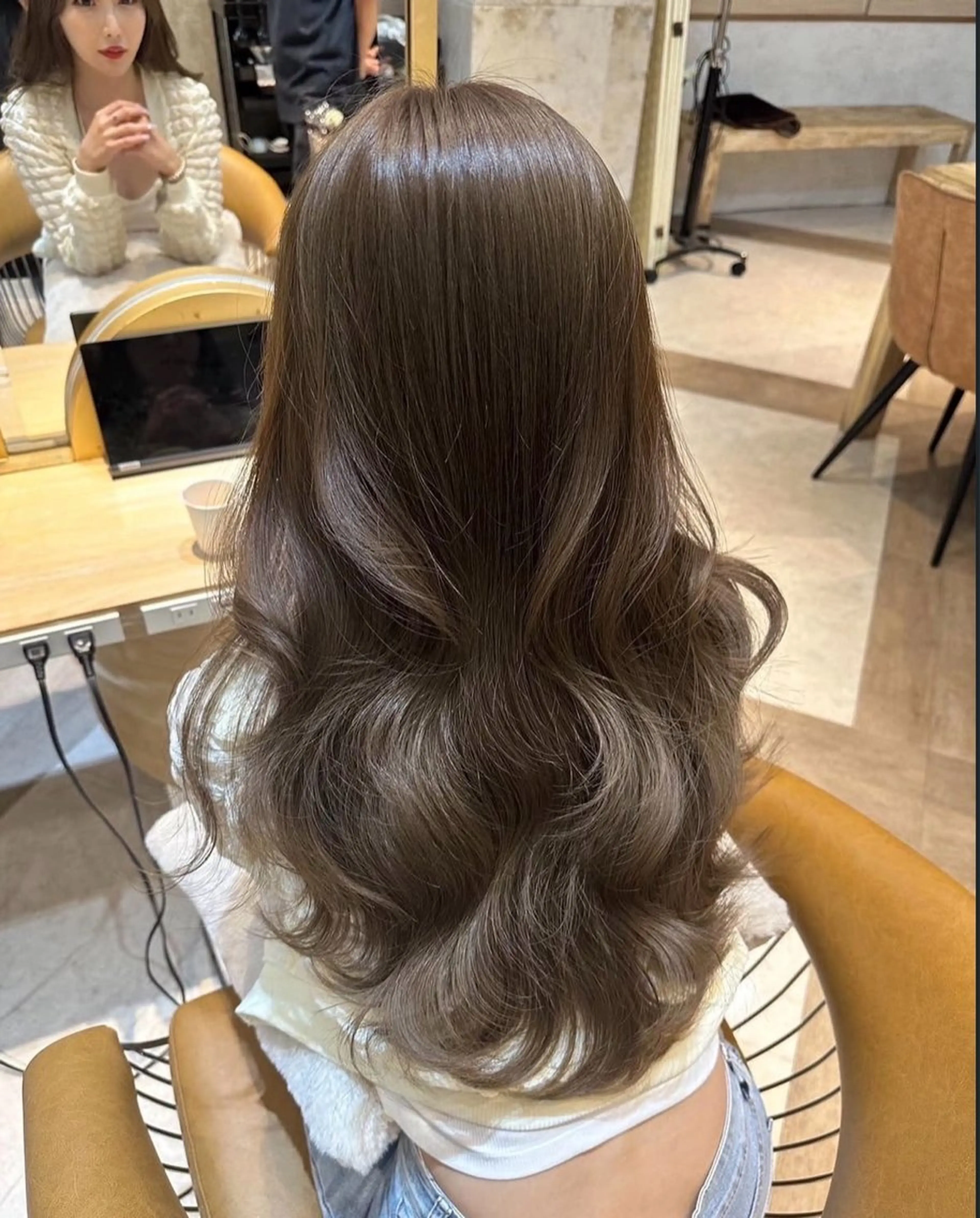 ロング カラー ブリーチ グレージュ ブリーチなしカラー ヘアカラー トリートメント 艶髪カラー🫧 髪質改善🪽あいとのヘアスタイル