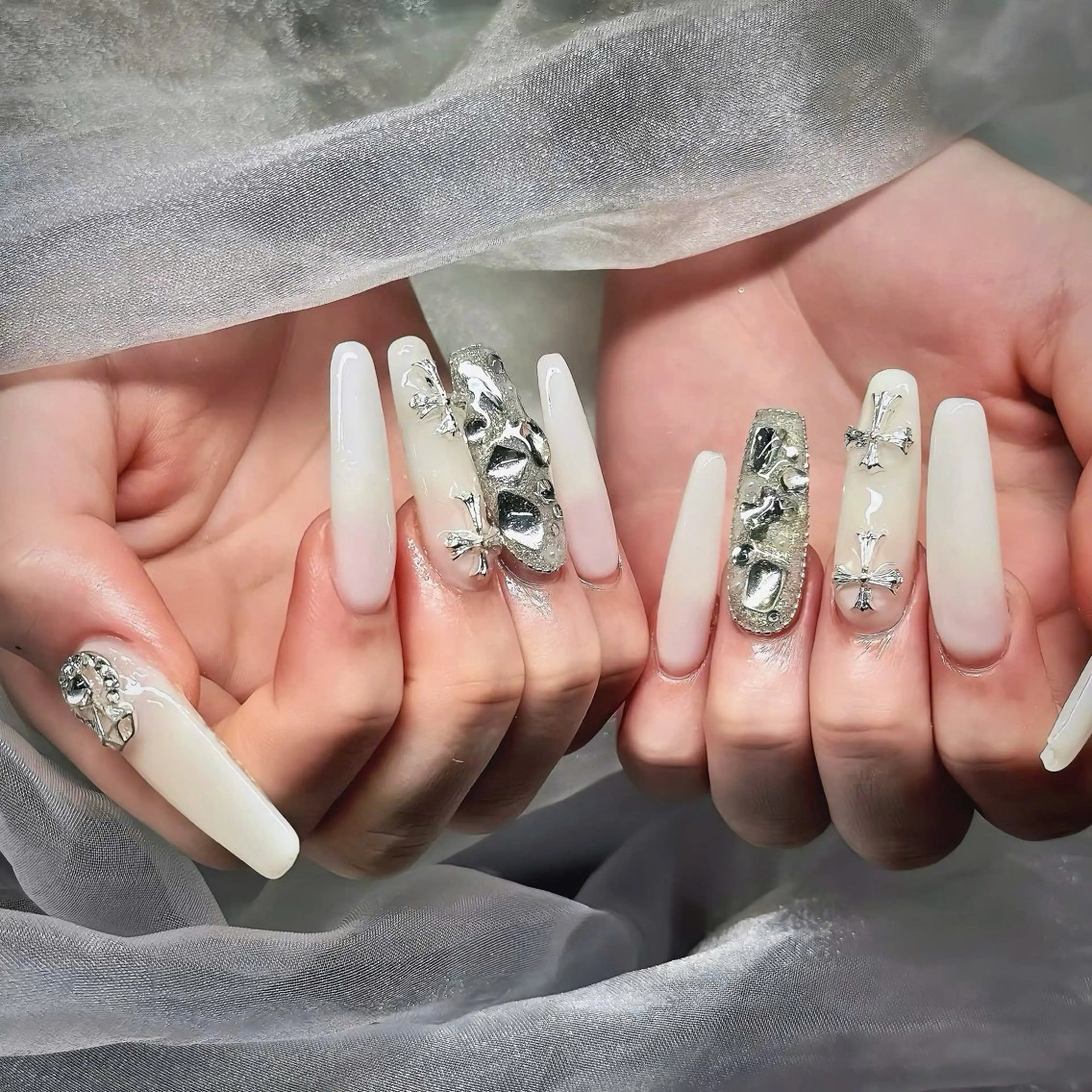 ネイル ハンドネイル XIINH NAIL SALONのネイルデザイン