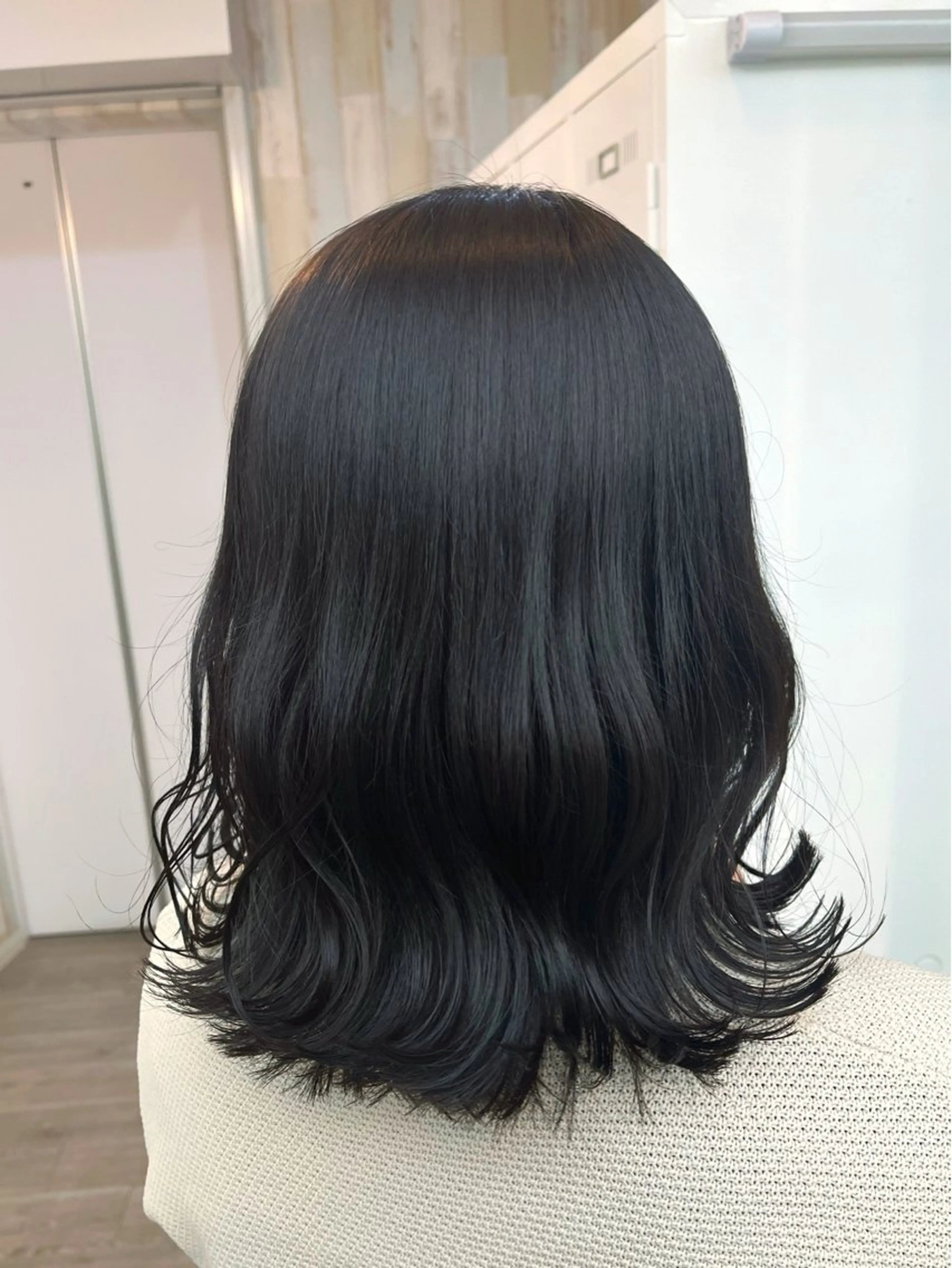 ミディアム カラー パーマ ヘアアレンジ 黒髪 ブルーカラー ブルーブラック ボブ トリートメント 二ヶ月綺麗なデザイン カット/星野六三四のヘアスタイル