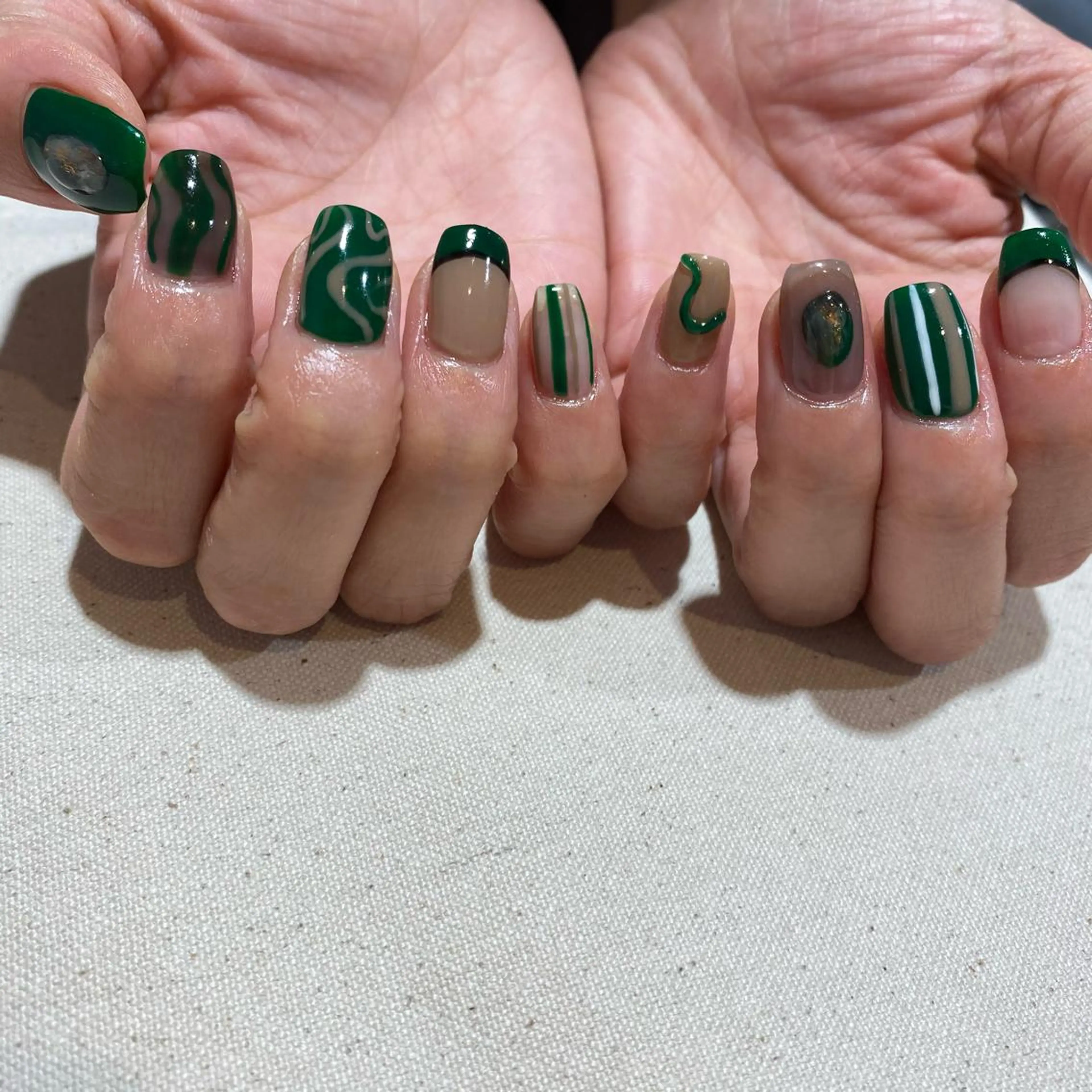 ネイル ハンドネイル 岩本 杏のネイルデザイン