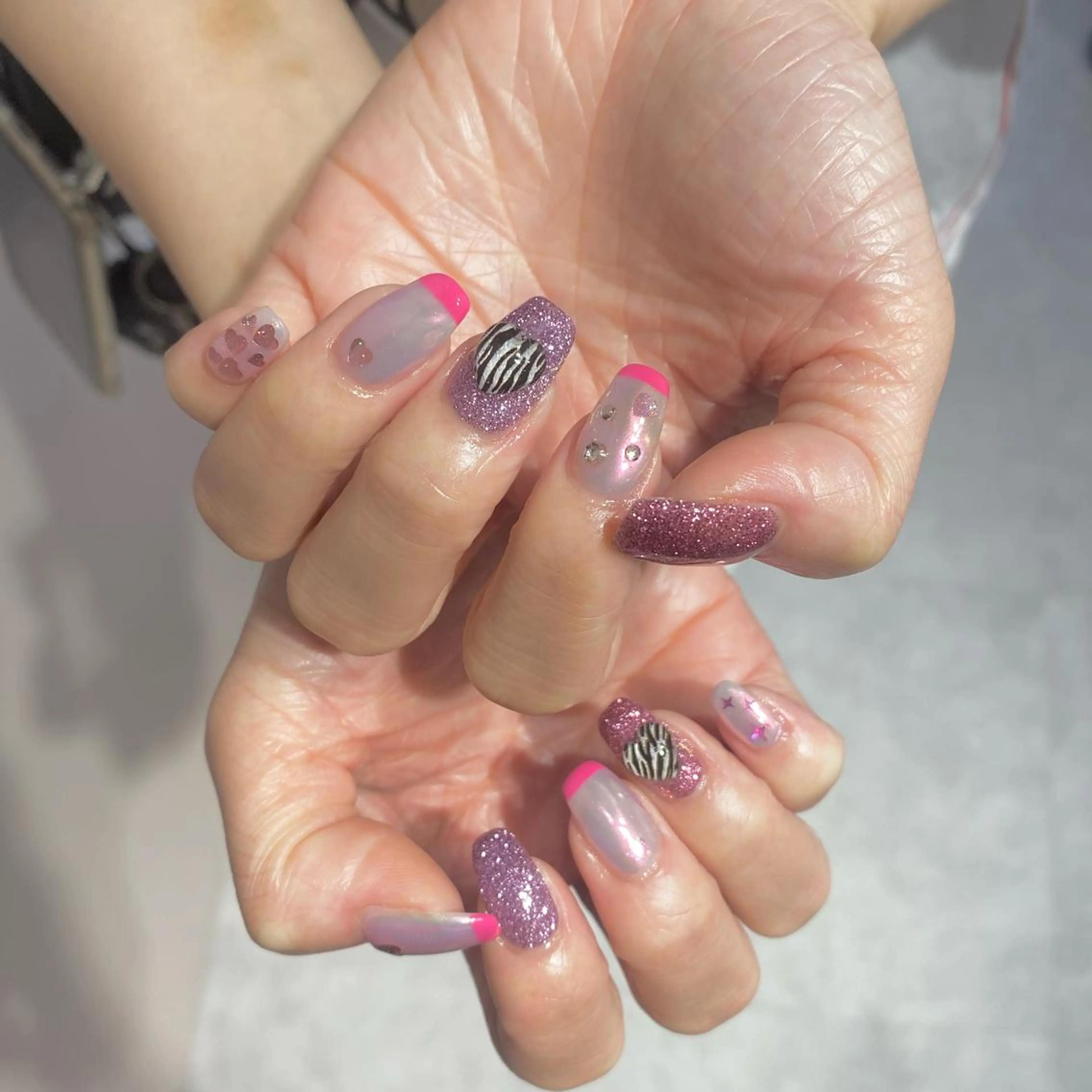 ネイル yuri 🌈のネイルデザイン