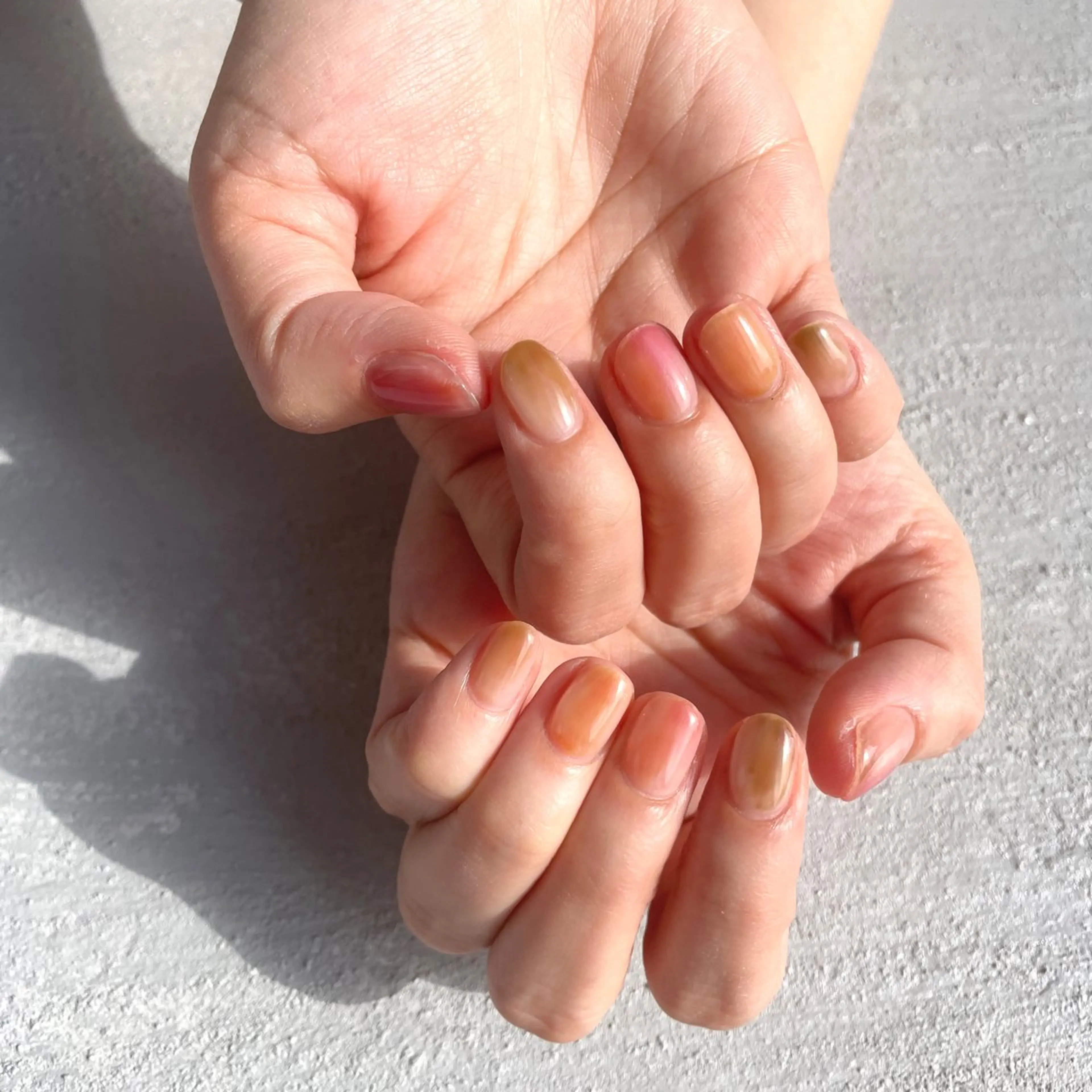 ネイル ハンドネイル 大人ワンホン キラキラ／Ayanoのネイルデザイン