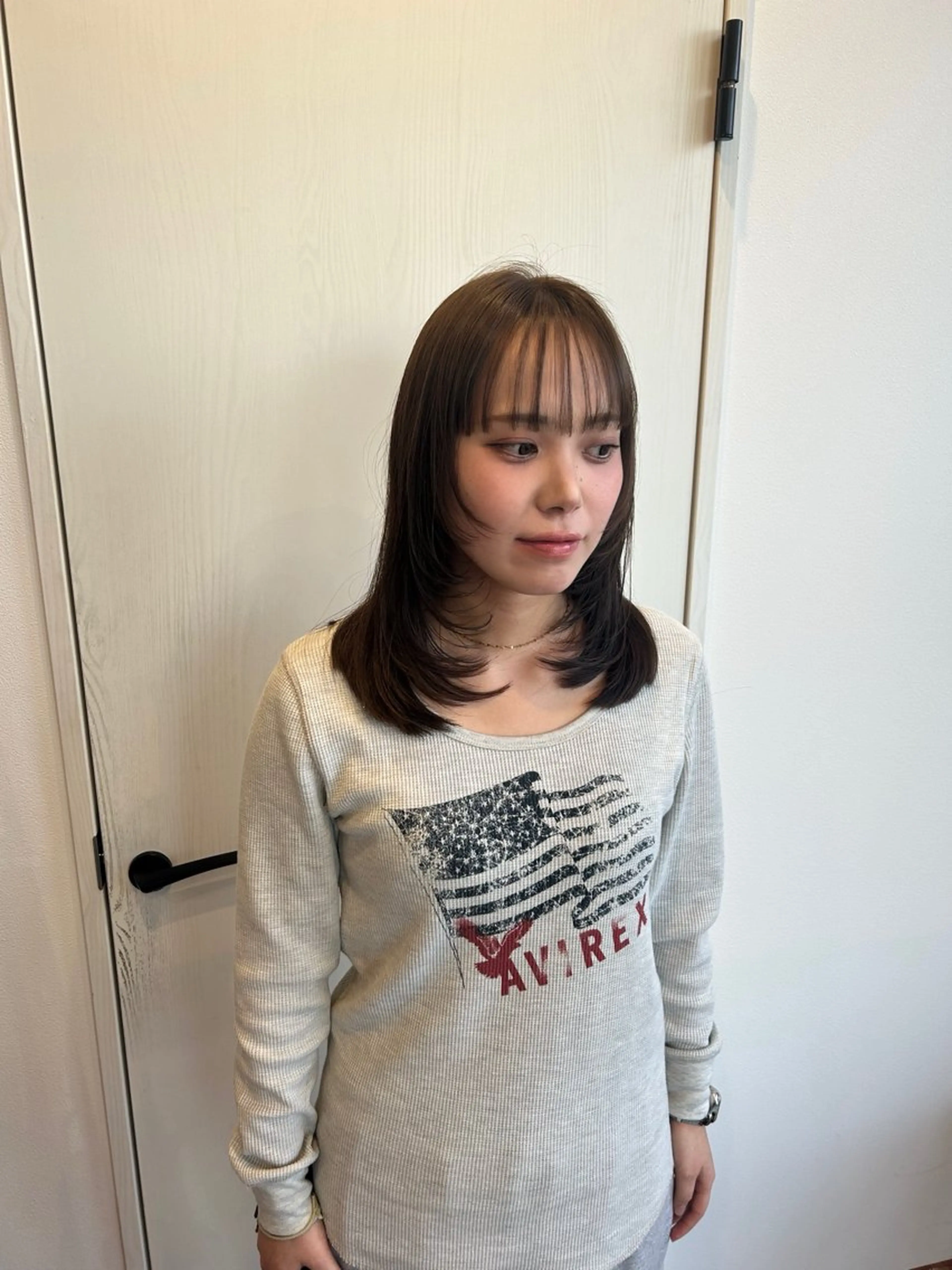 ミディアム レイヤーカット 廣瀬 美月のヘアスタイル