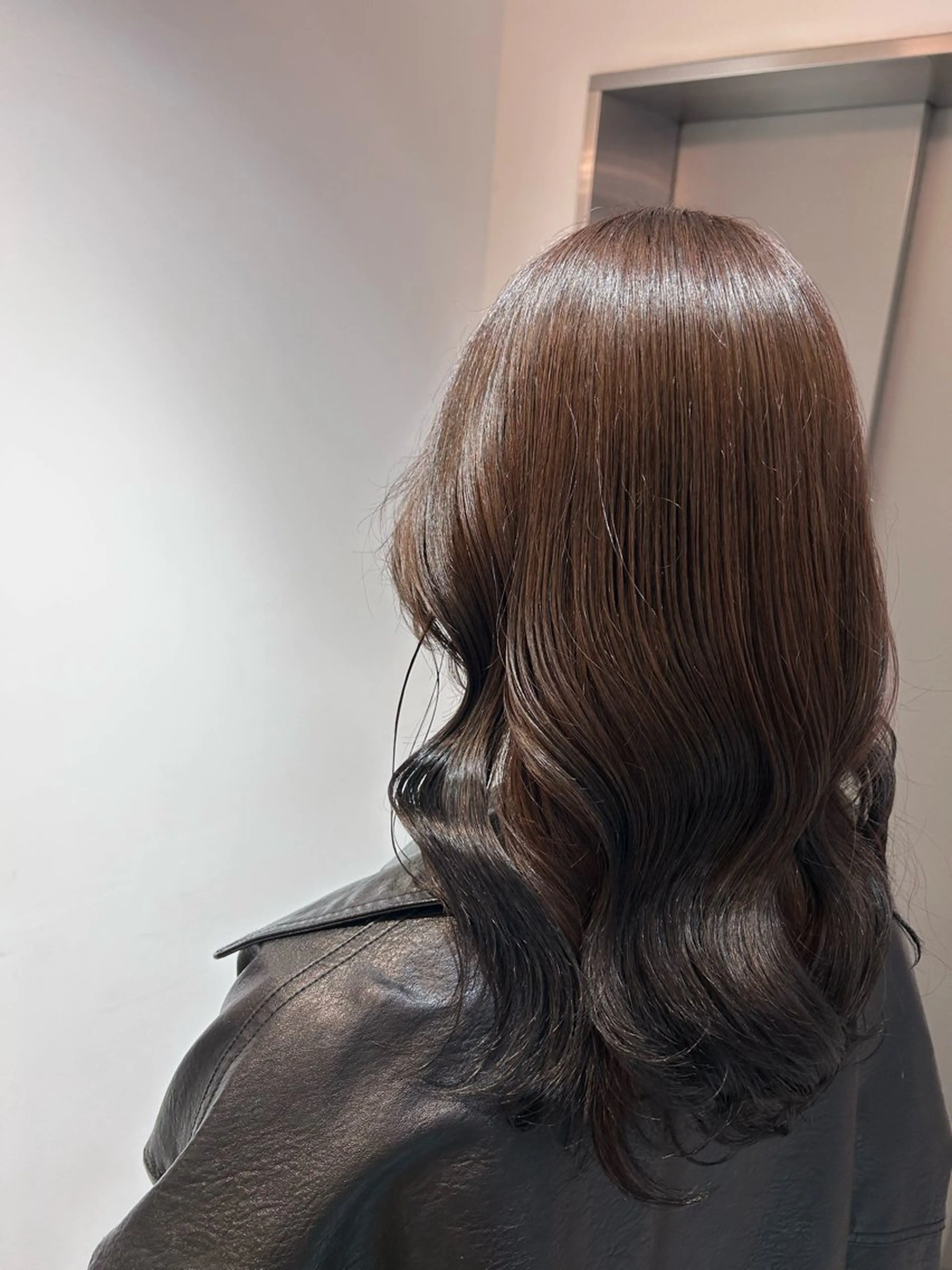 ロング カット ヘアカラー トリートメント 蓮池 愛海のヘアスタイル