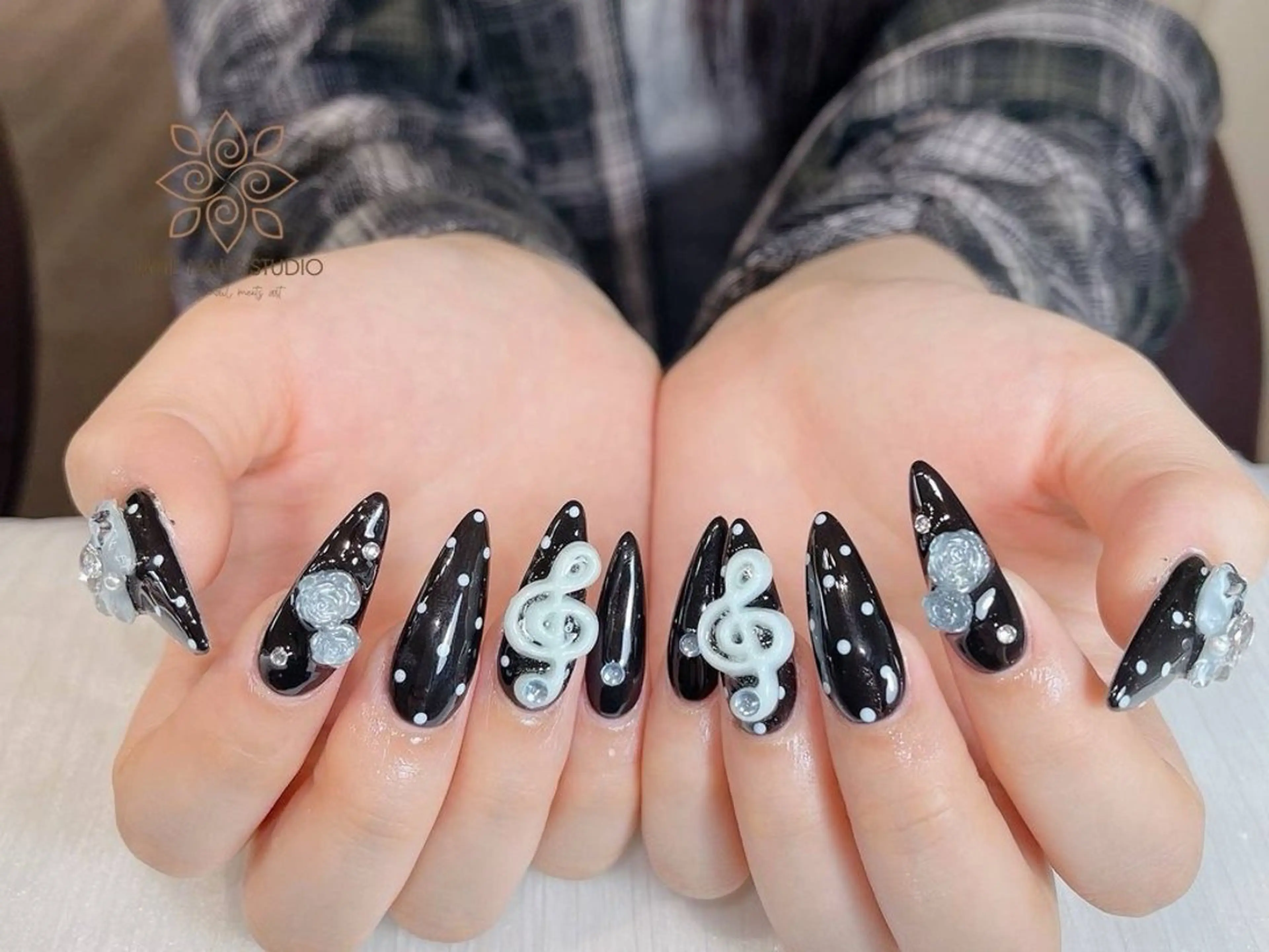 ネイル 持ち込み ハンドネイル Ume Nail Studioのネイルデザイン