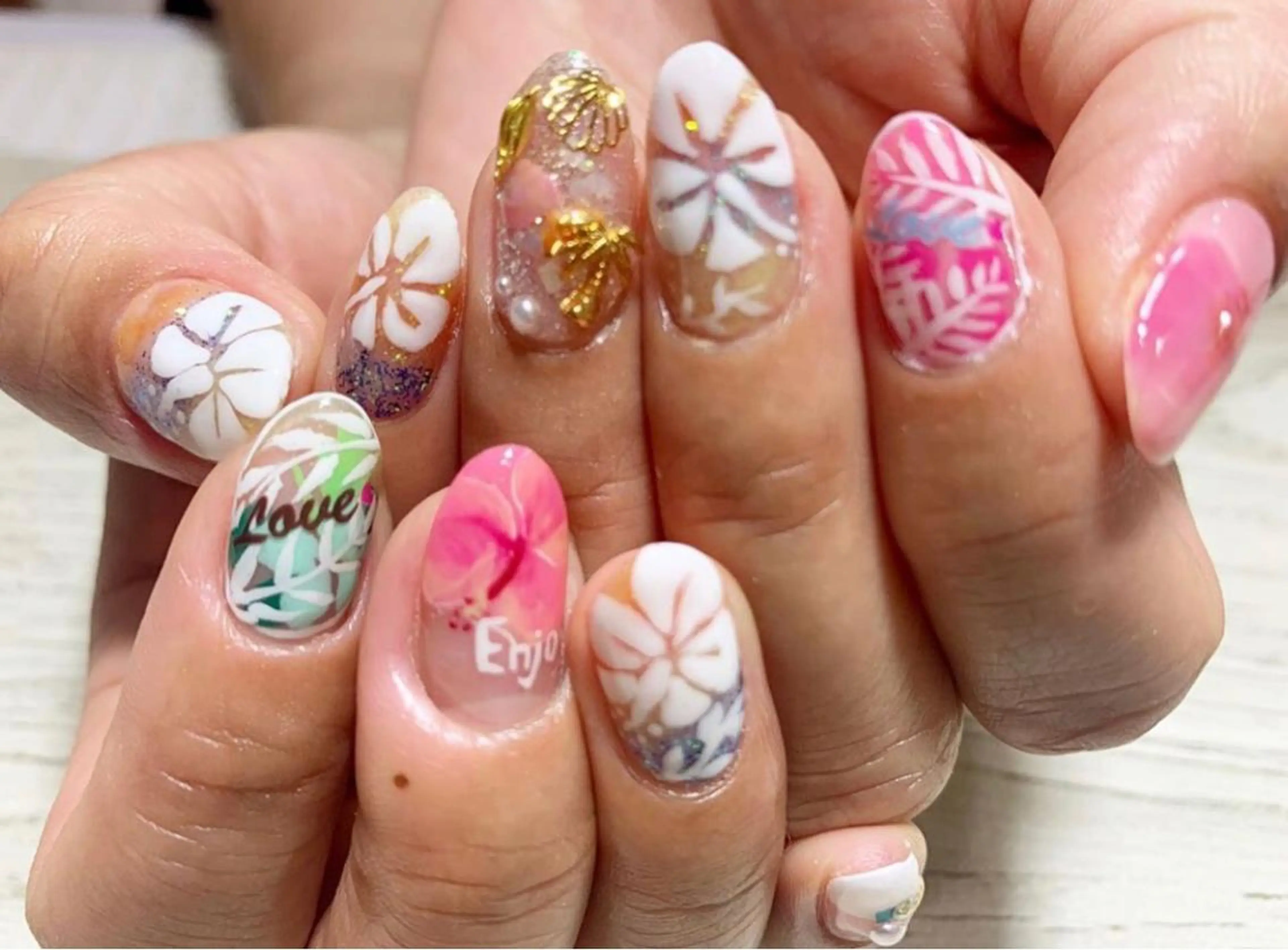 ネイル nail saron Aphrisのネイルデザイン