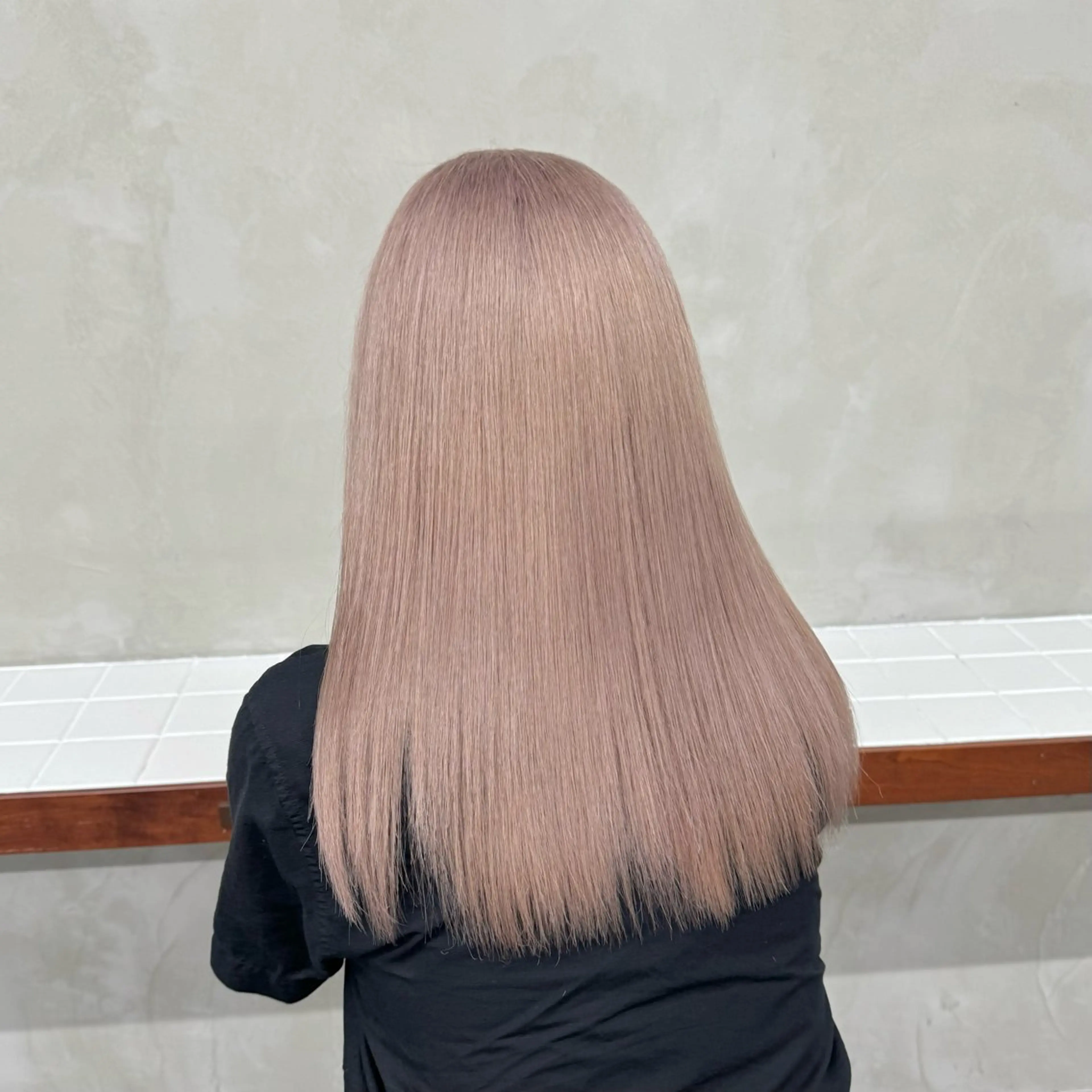 ロング カラー アッシュ ベージュカラー ブリーチ ブロンド ブラウンカラー カット ヘアカラー トリートメント nico TOKYO 渋谷所属・ブリーチ ハイトーン 特化🌈フジタハルキのヘアスタイル