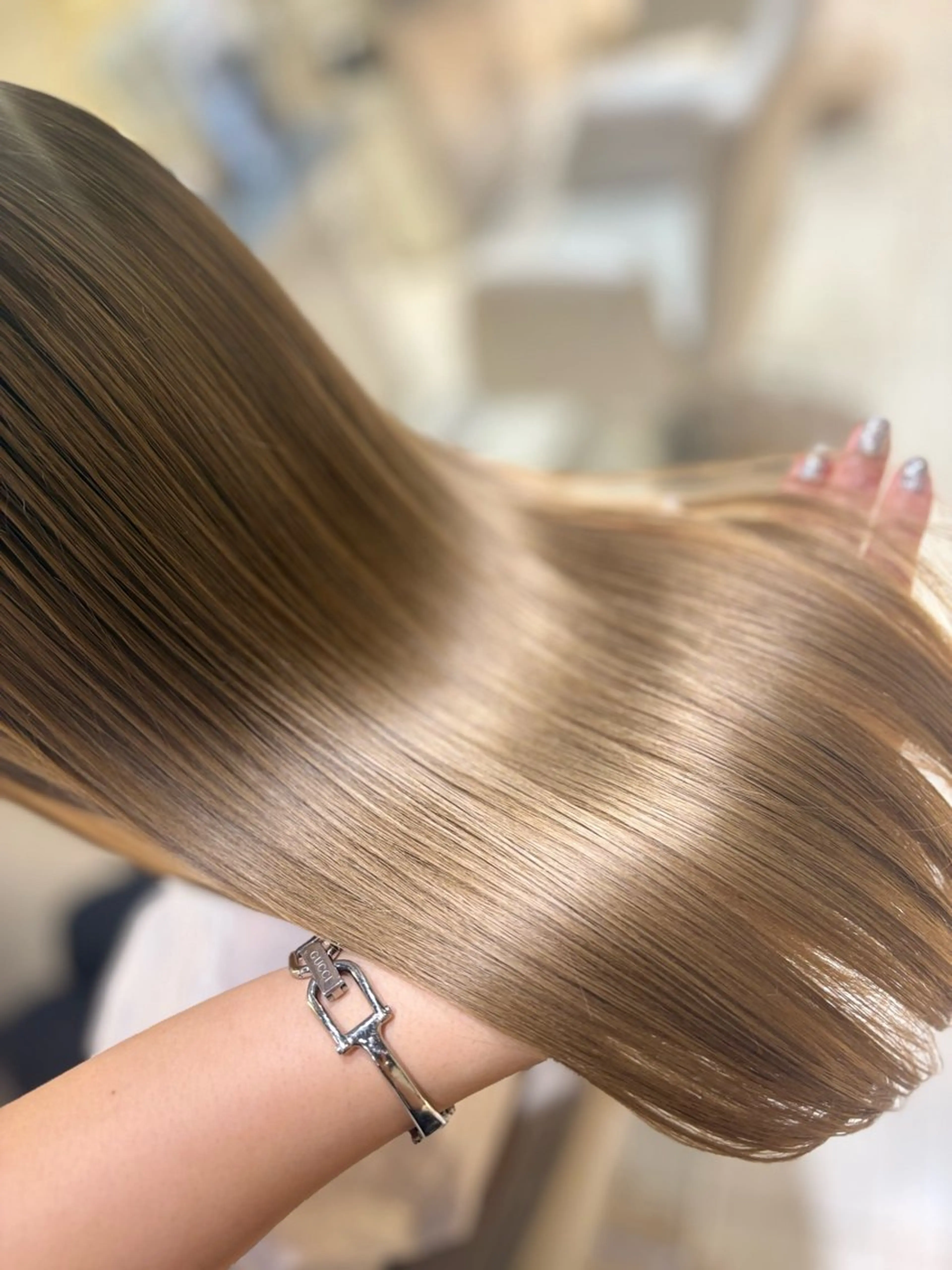 【酸熱トリートメント】トリートメント100%✨　天使の輪と広がりが抑えられる髪質改善トリートメントです💗の写真