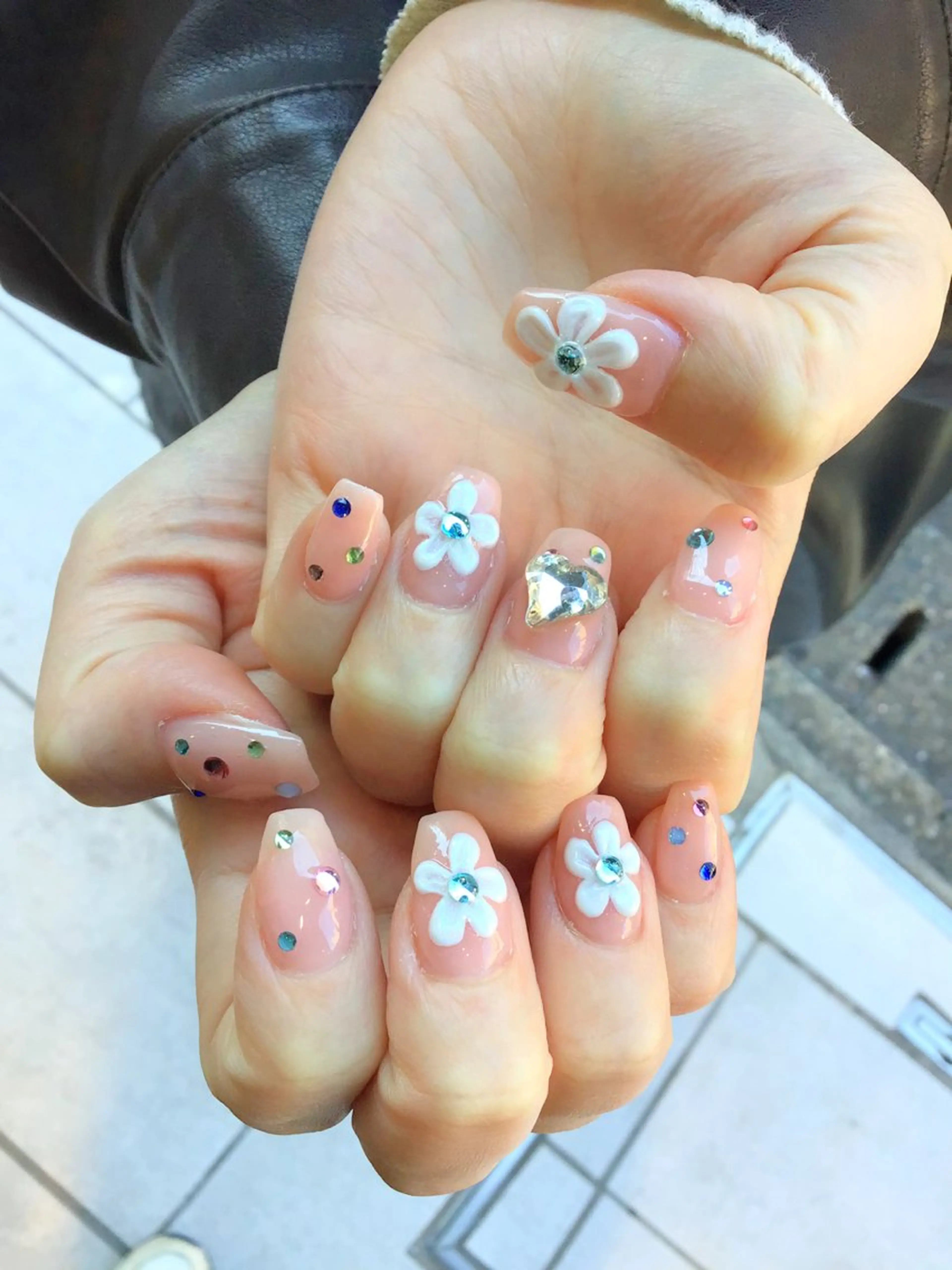 ネイル 持ち込み Nest 岩崎のネイルデザイン