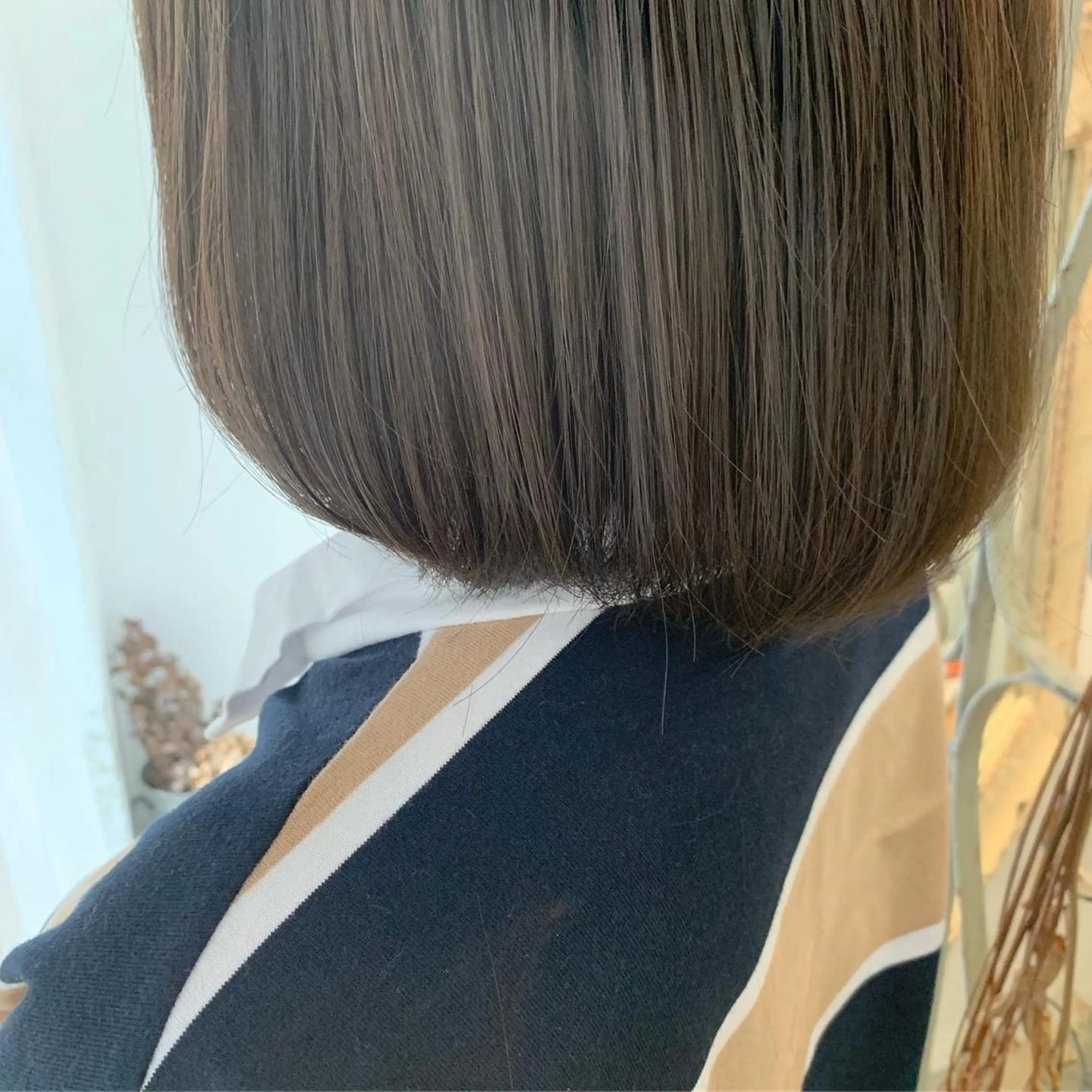 ミディアム カラー fio マナミのヘアスタイル