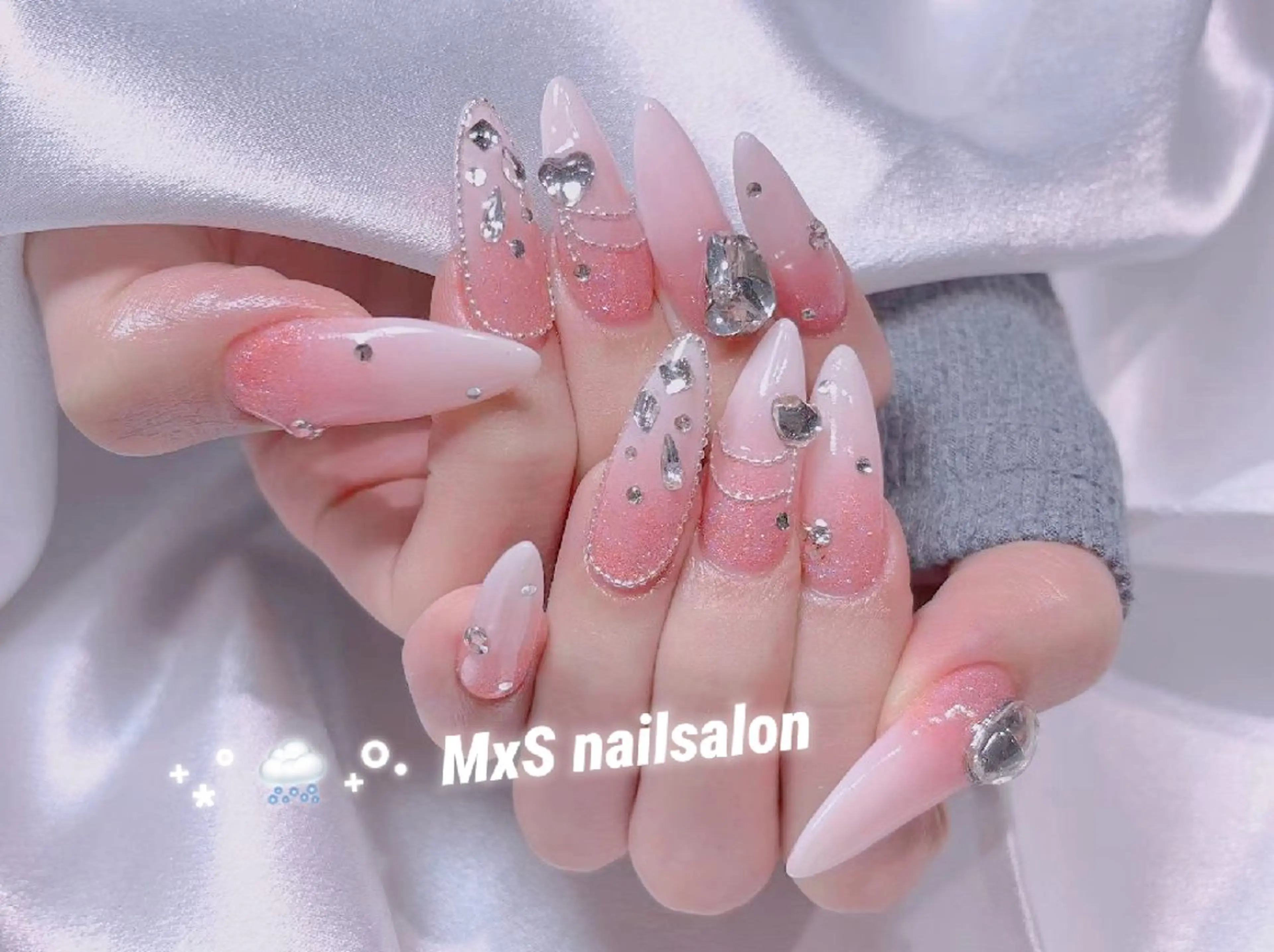 ネイル ジェルネイル 韓国ネイル マグネットネイル パラジェル ワンホンネイル ハンドネイル M×S Nail みなのネイルデザイン