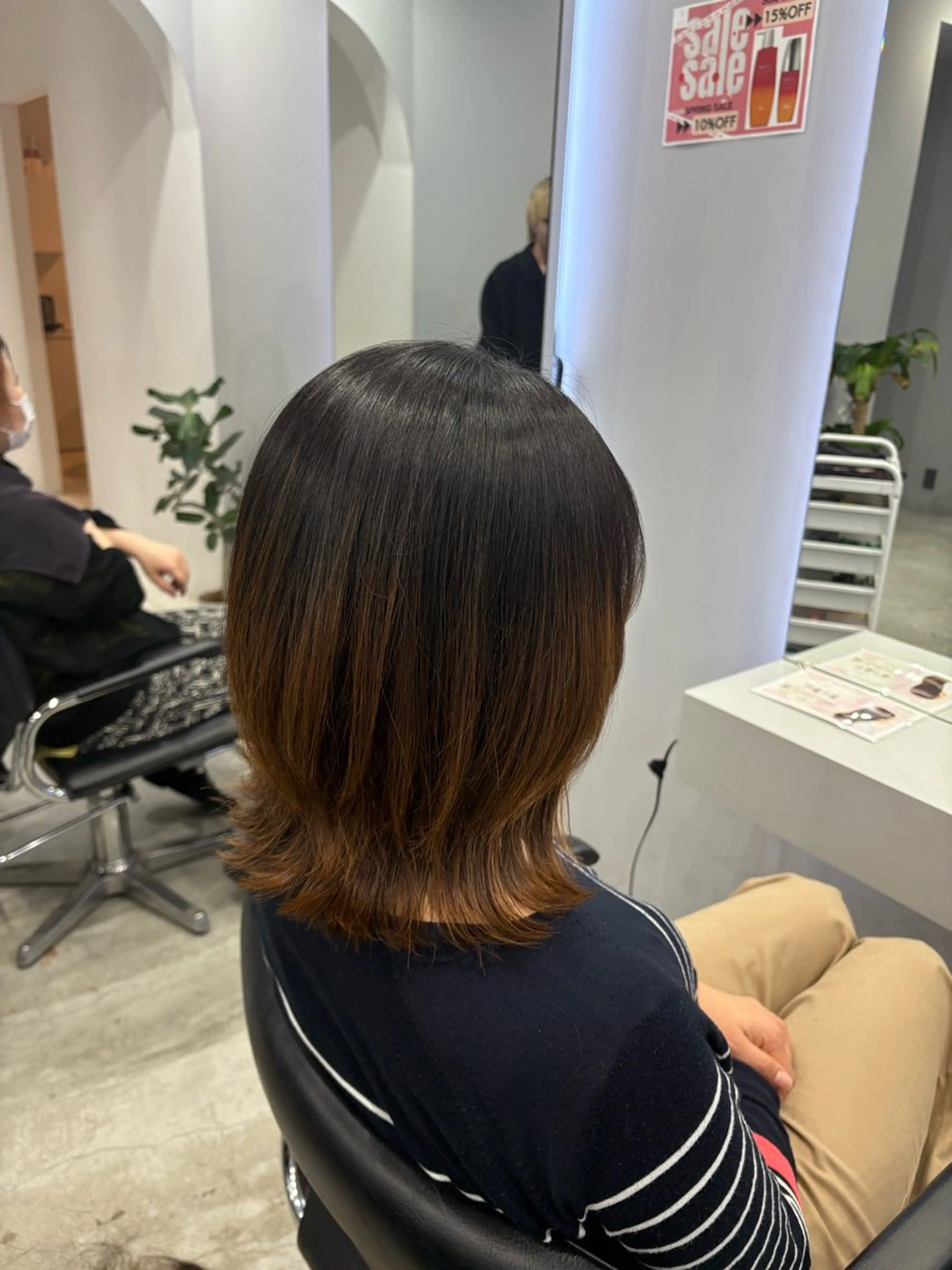 ミディアム くびれヘア 南桑 由芽のヘアスタイル