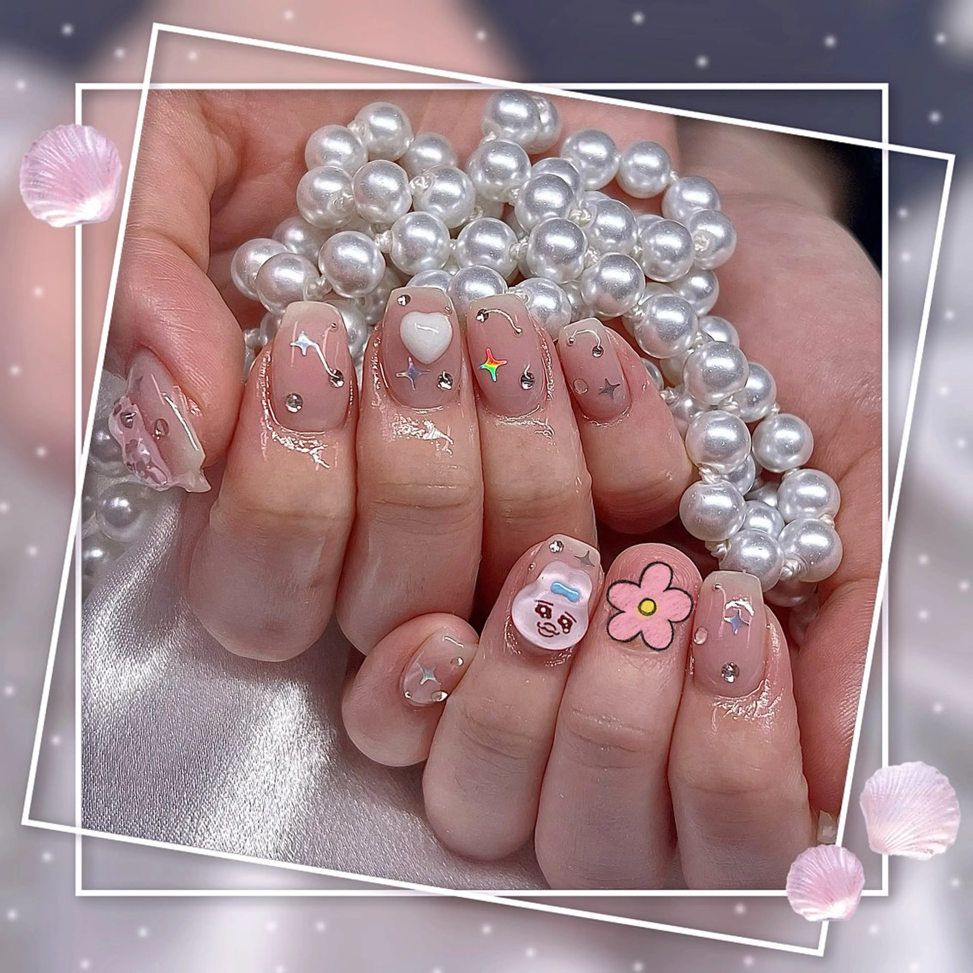 ネイル フレンチネイル グラデーション キラキラネイル 韓国ネイル マグネットネイル ハンドネイル ハンドケア Chill Nailsalonのネイルデザイン