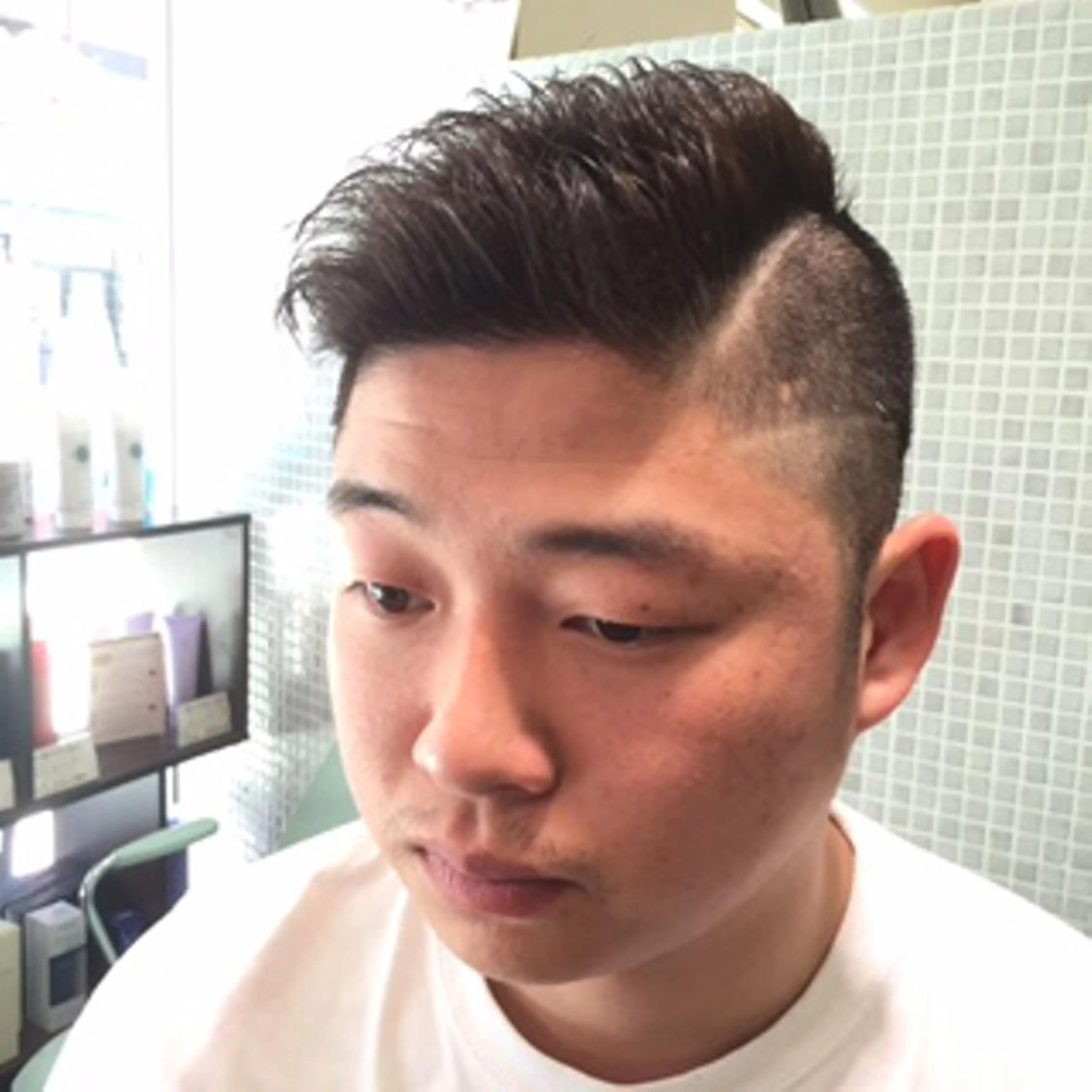 ショート メンズ ツーブロック 西山 恵太郎のヘアスタイル