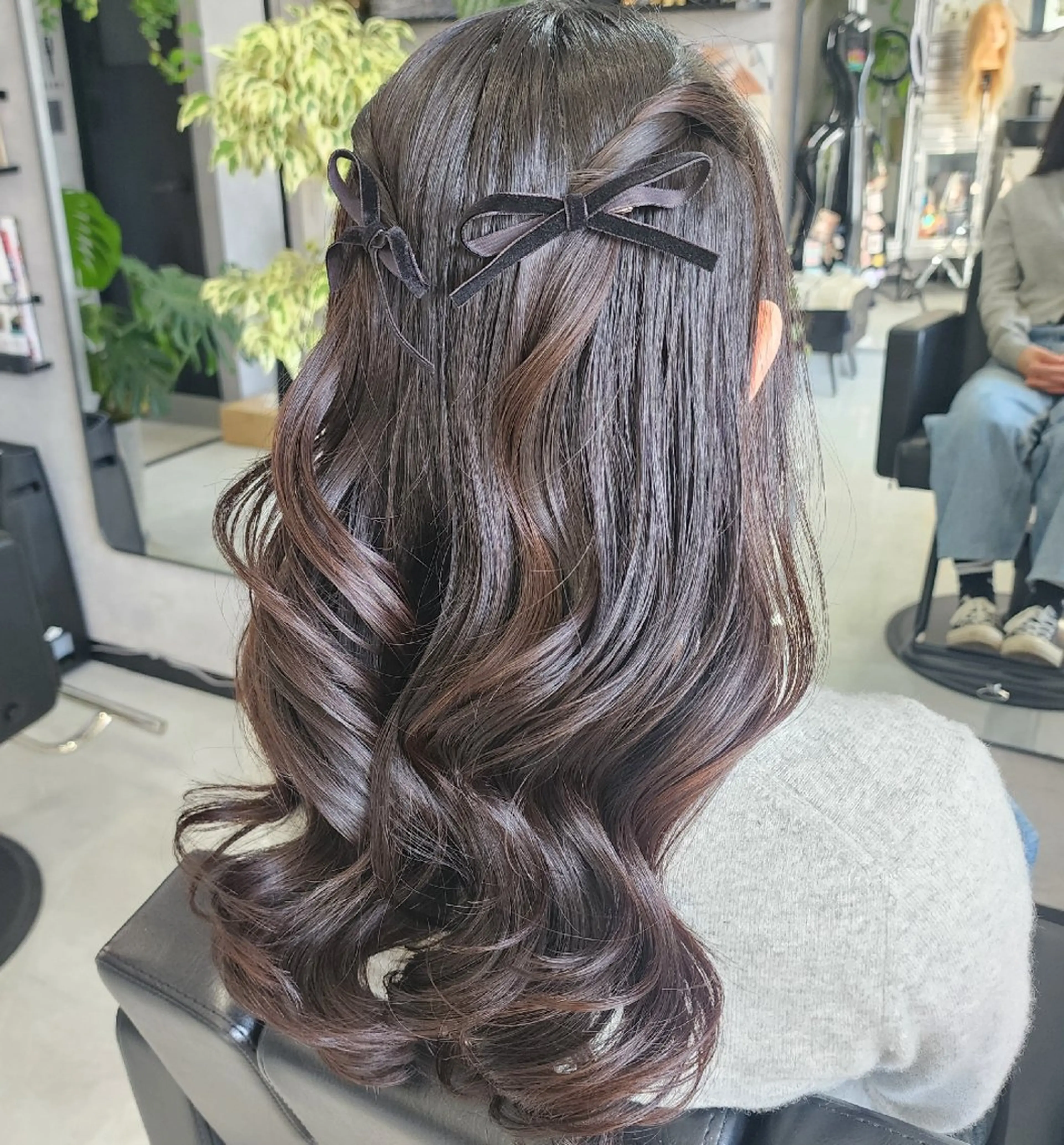 ヘアアレンジ 成人式 卒業式のヘアスタイル ESTELA... OHARA のヘアスタイル