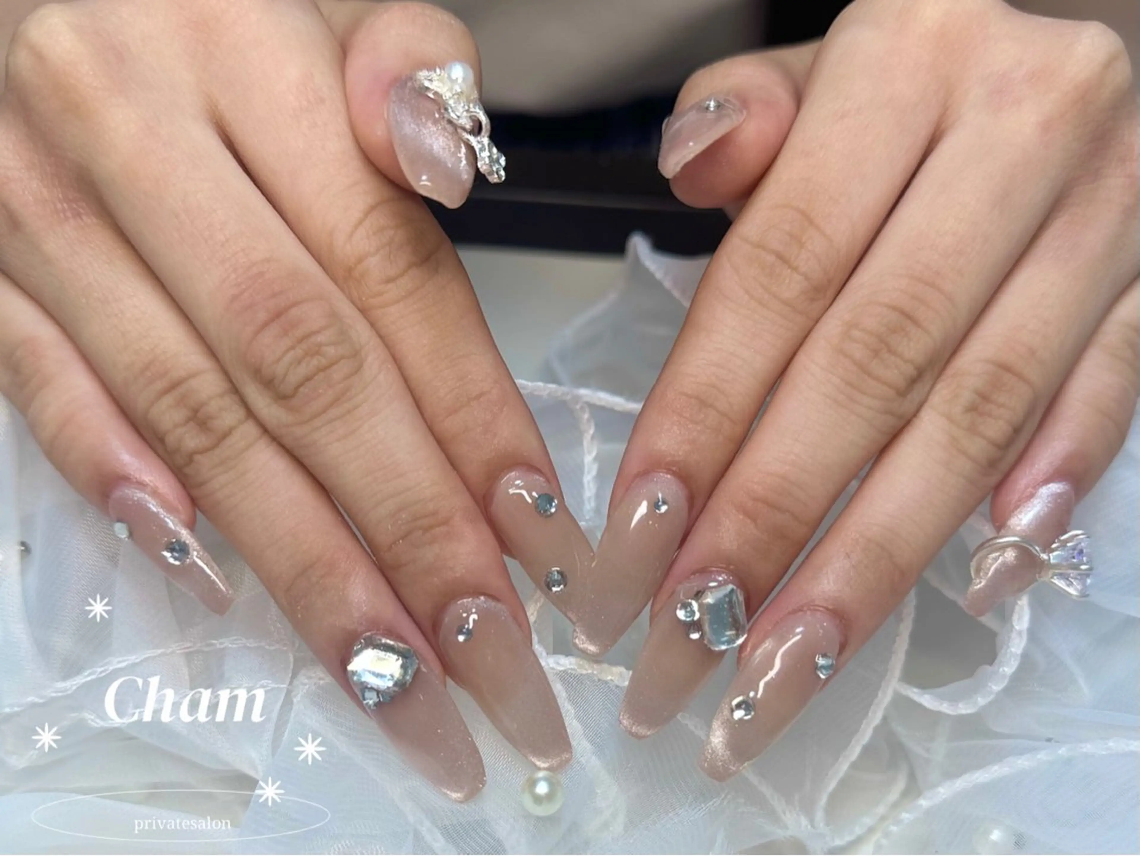 ネイル 長さ出し フレンチネイル マグネットネイル マグネットフレンチ 持ち込み Cham Haruneのネイルデザイン