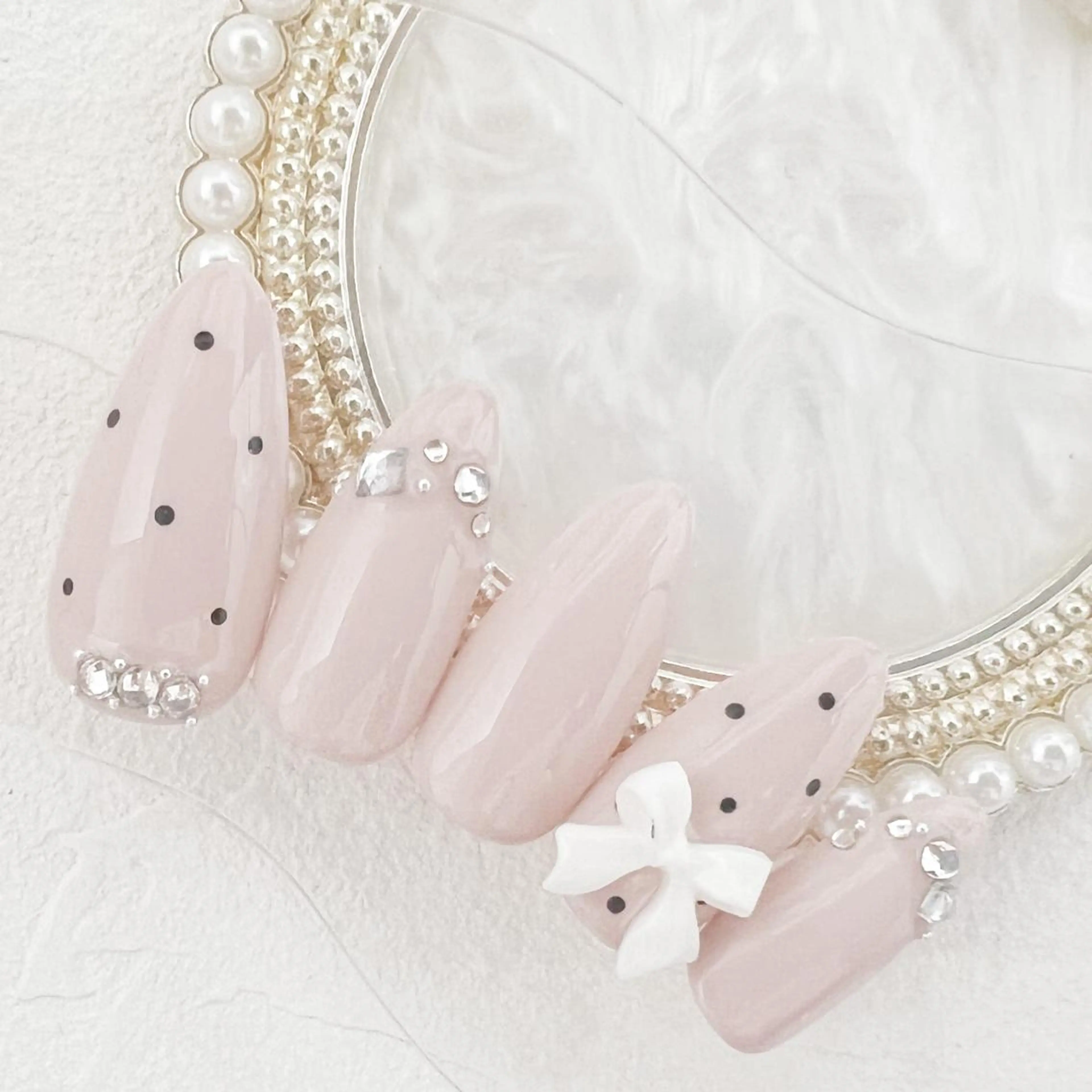 ネイル ドット リボン rouse nail RISATOのネイルデザイン