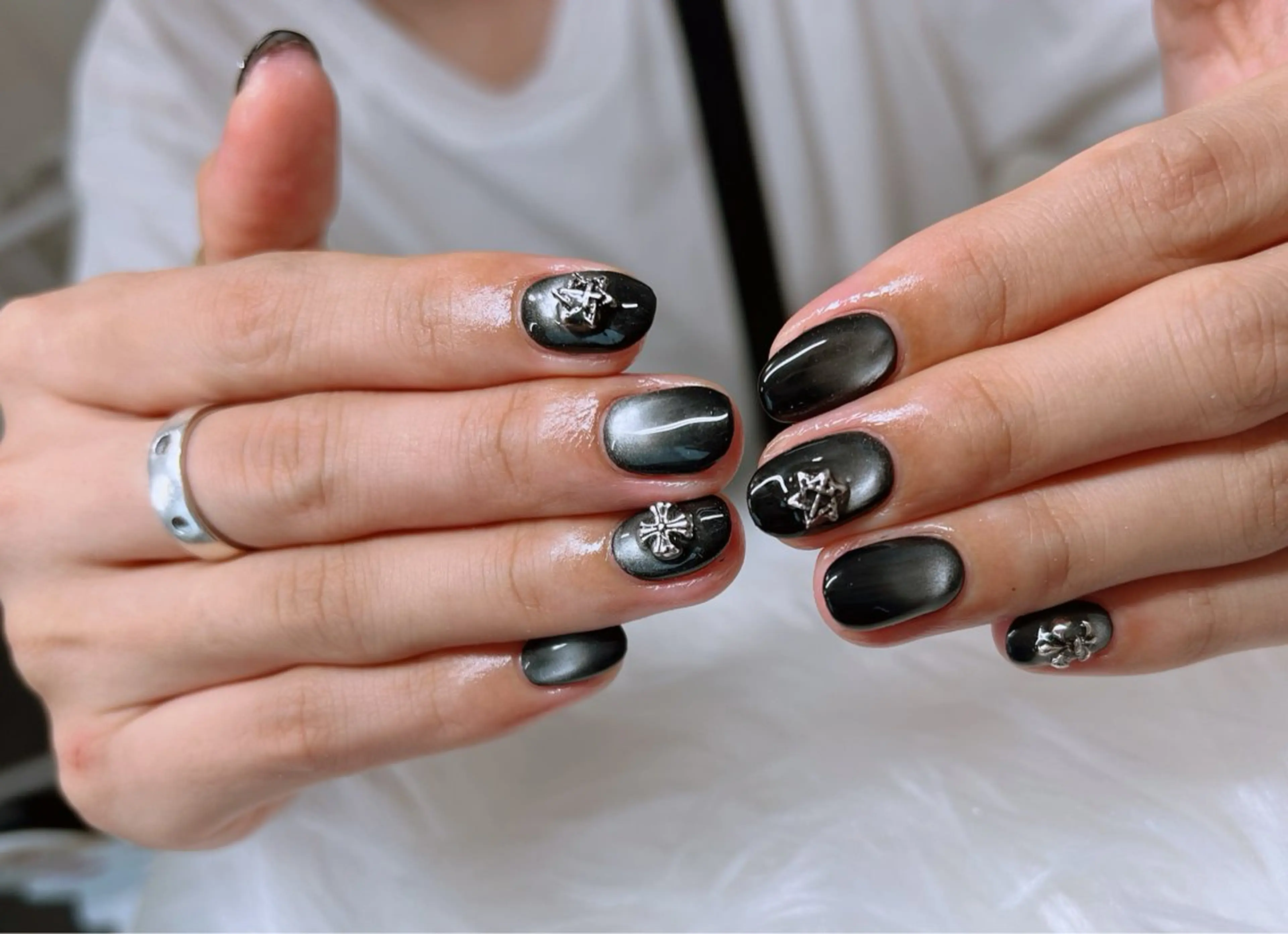 💅自爪+マグネット／チックネイル/グラデーション/ベビープーマ　(ベースフィルイン)の写真