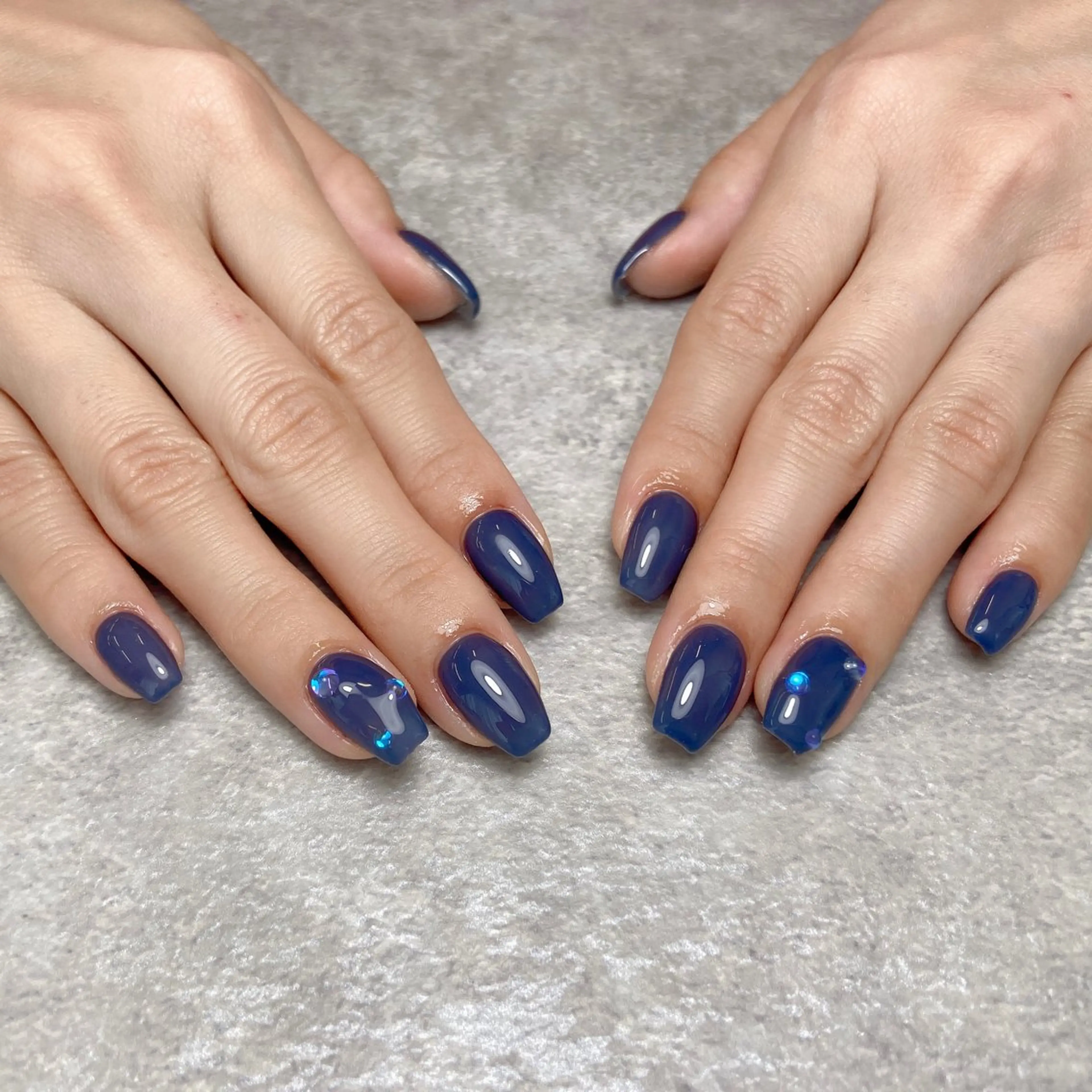 ネイル ストーンネイル ハンドネイル Ayane 🫧のネイルデザイン